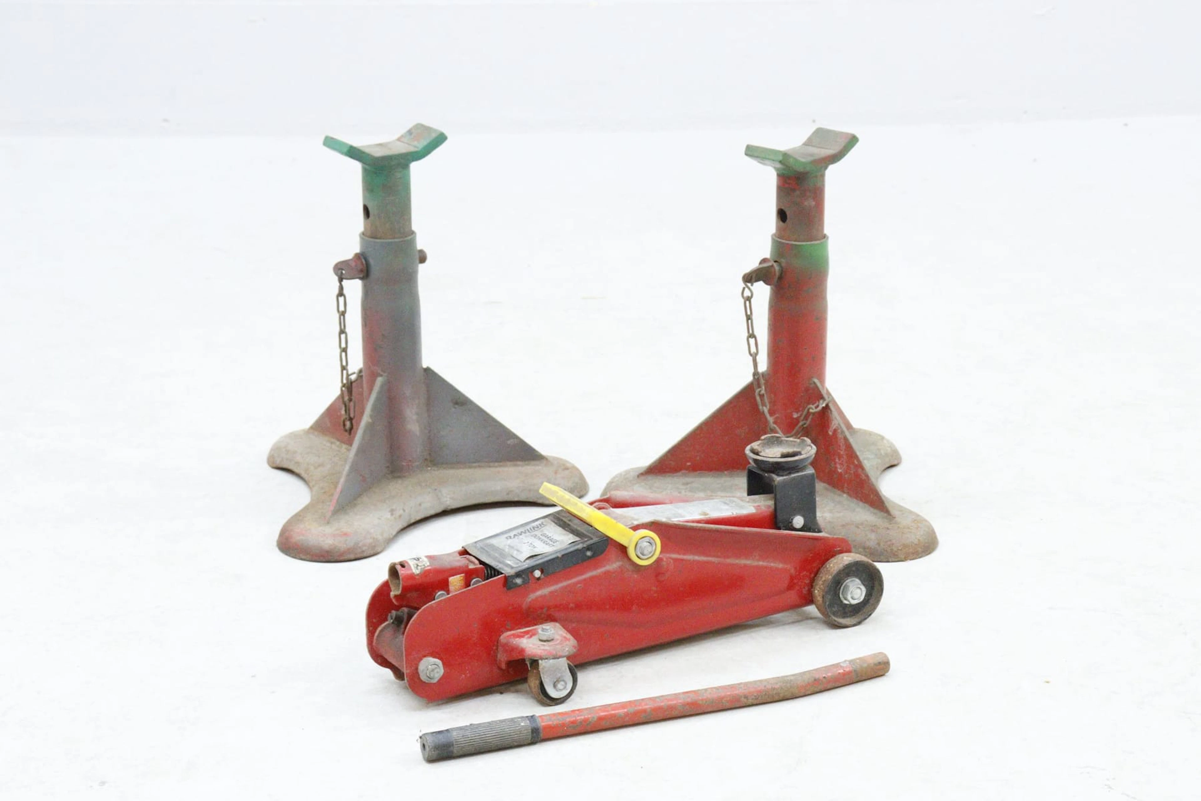 Domkraft, 2 ton, samt 2 pallbockar