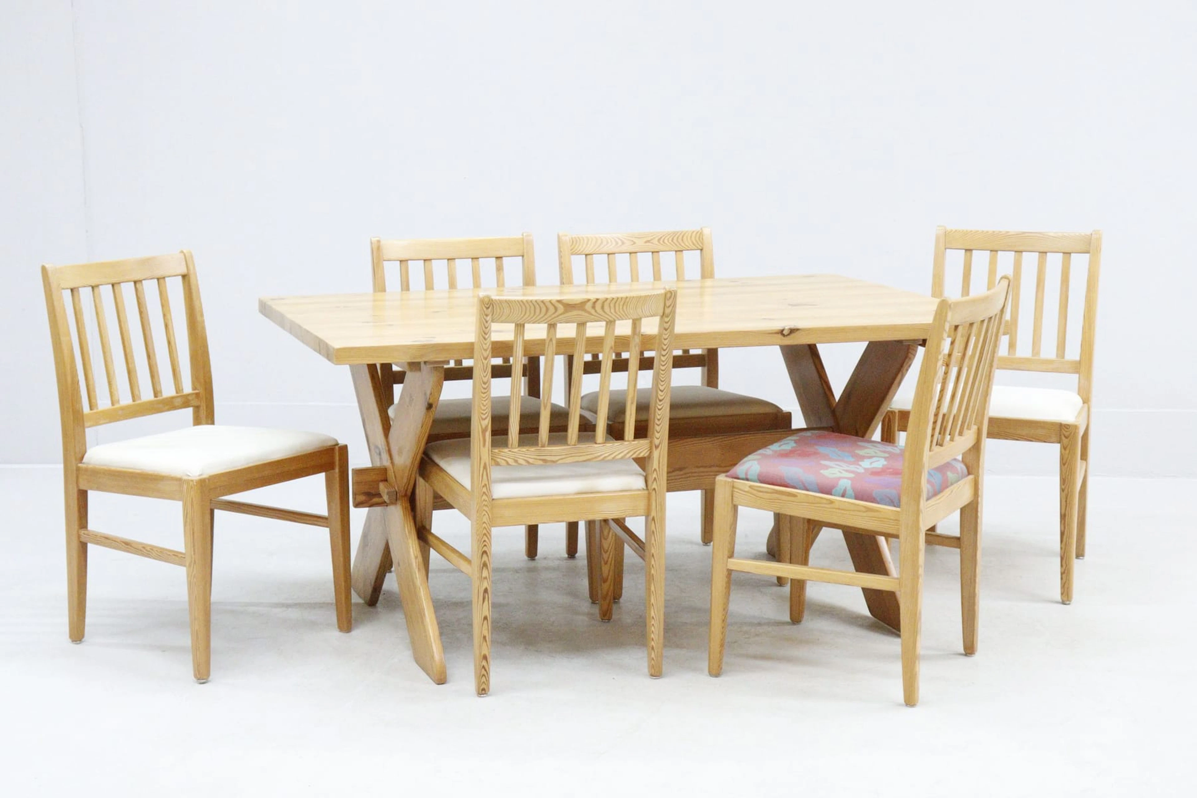 Matgrupp, furu, bockbord med 6 stolar
