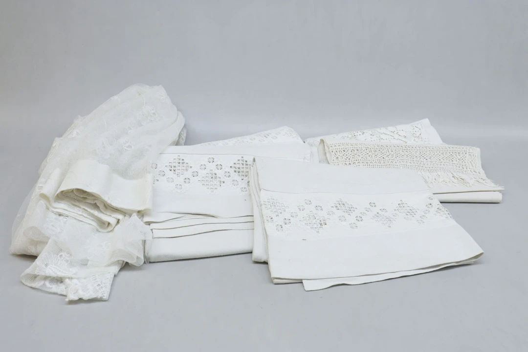 Äldre textilier, gardin, draperi mm