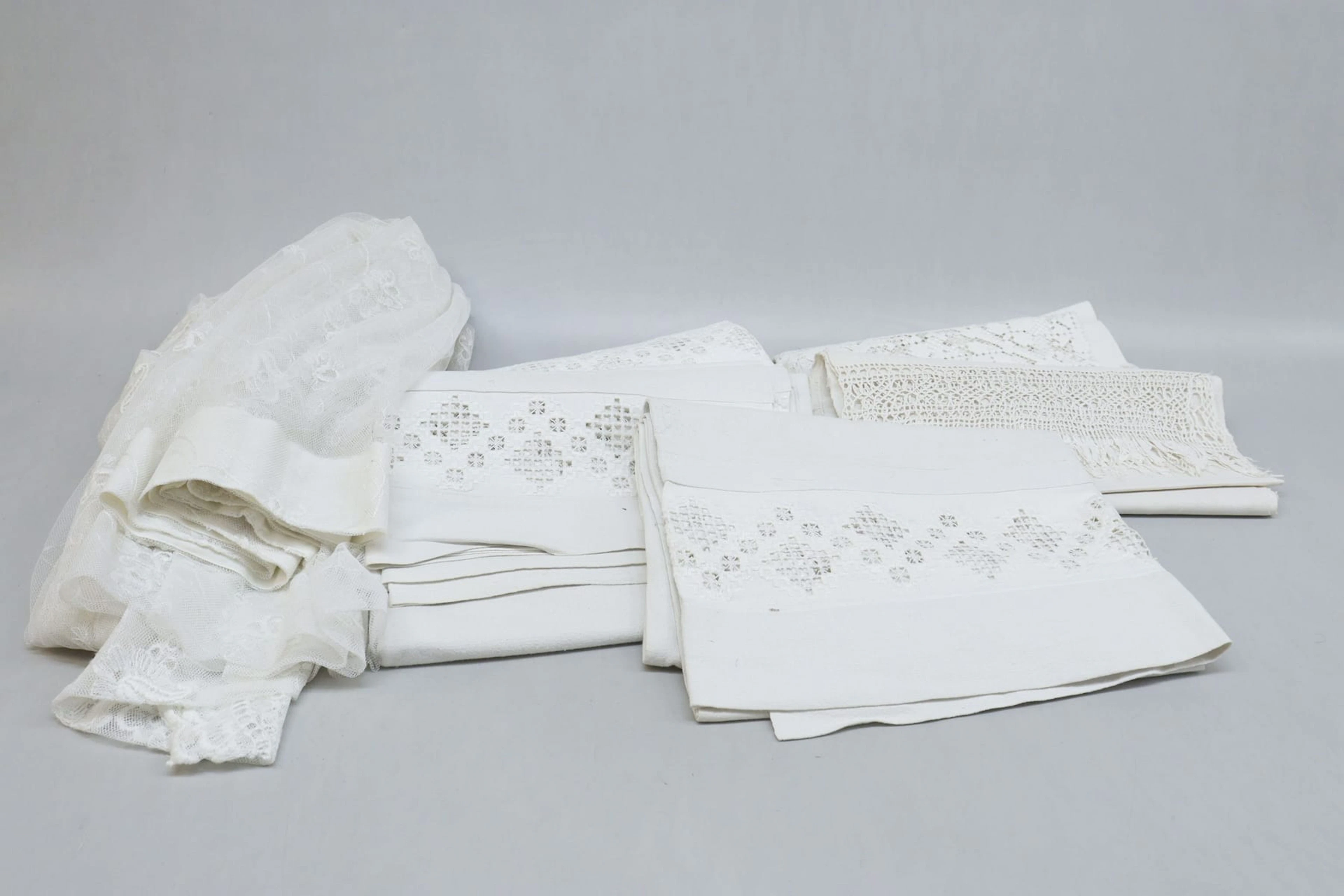 Äldre textilier, gardin, draperi mm