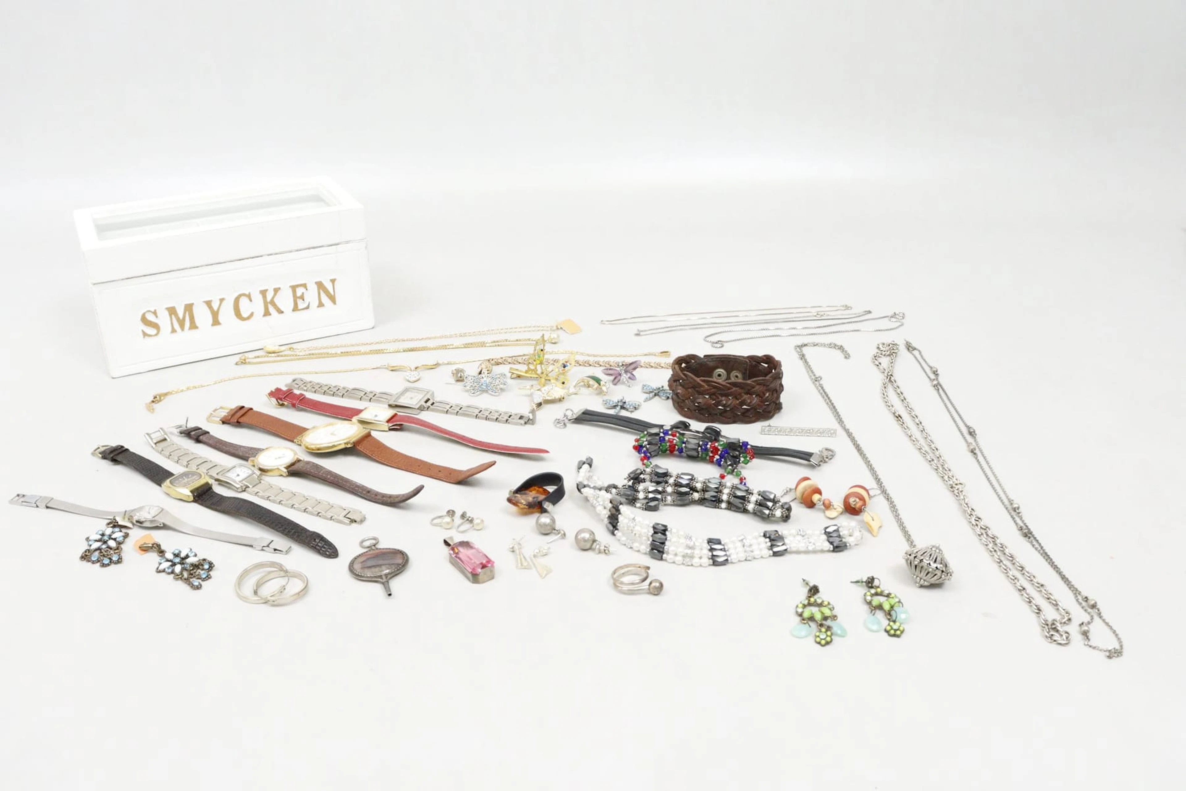 Smycken och klockor, en del silver