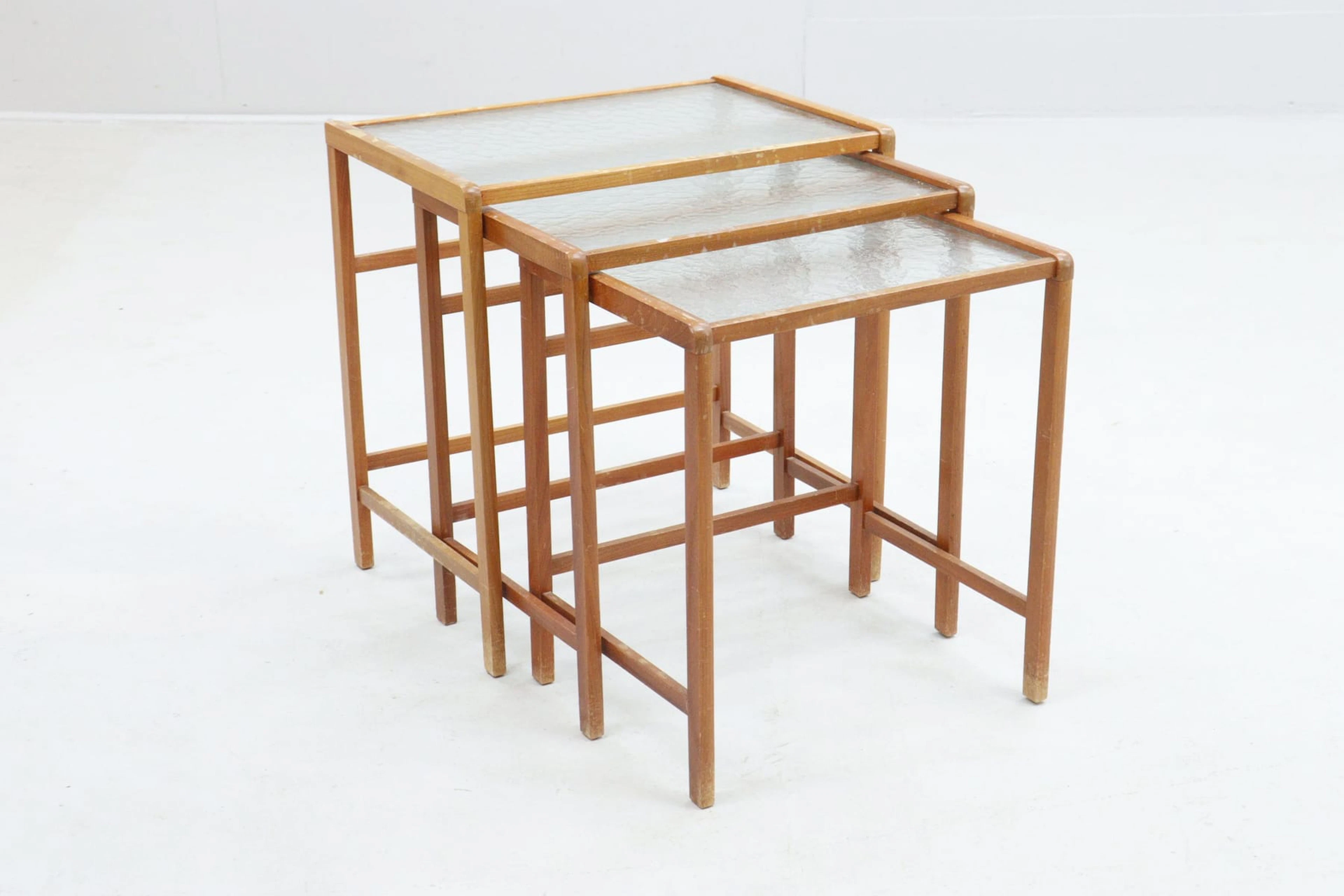 Satsbord, 3 delar, med glas