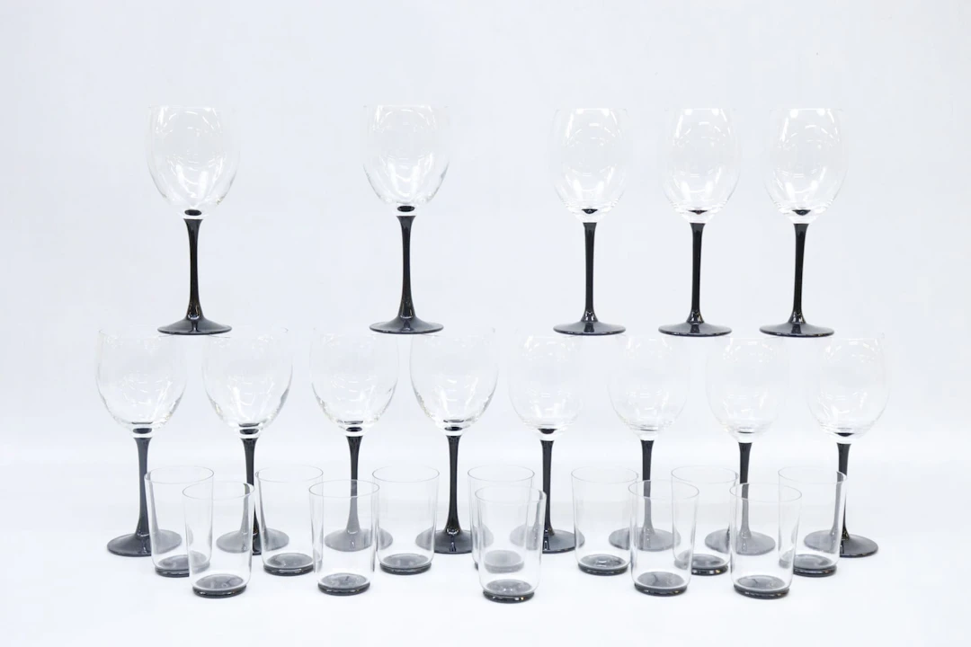 Vinglas och selterglas, 6+7+12, svart fot, Luminarc Frankrike