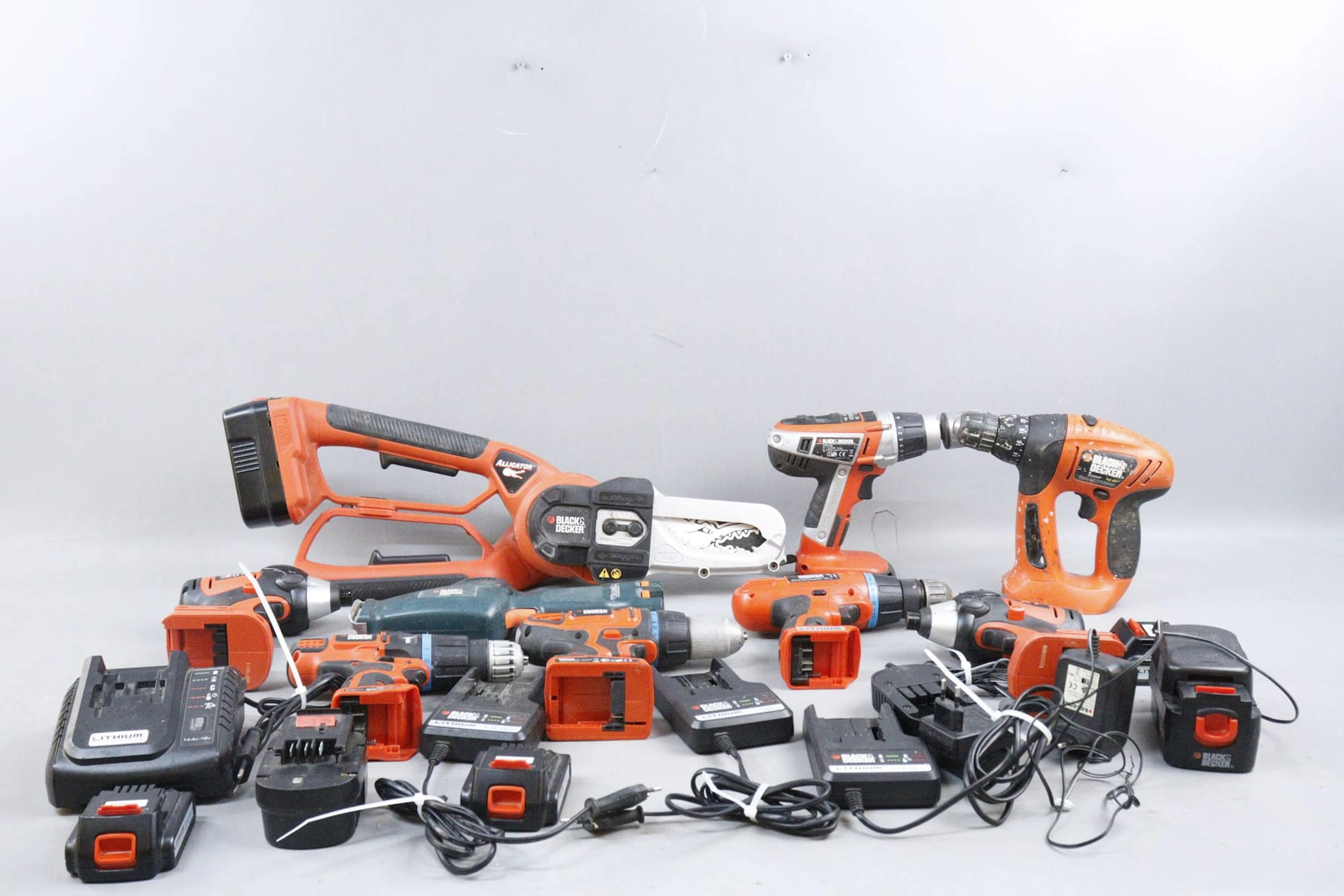 Diverse verktyg, batterier och laddare, Black & Decker