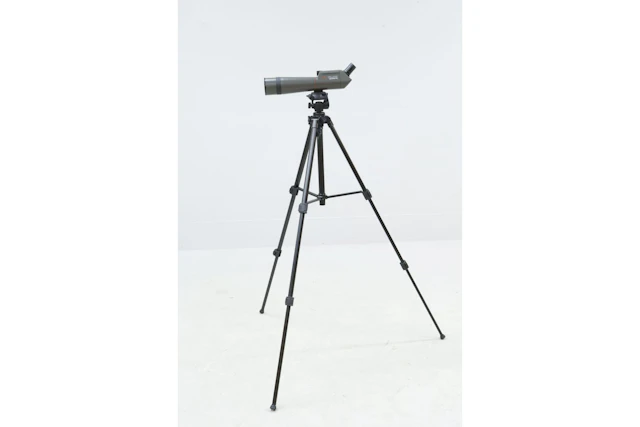 Tubkikare, Kowa TS-601, med stativ