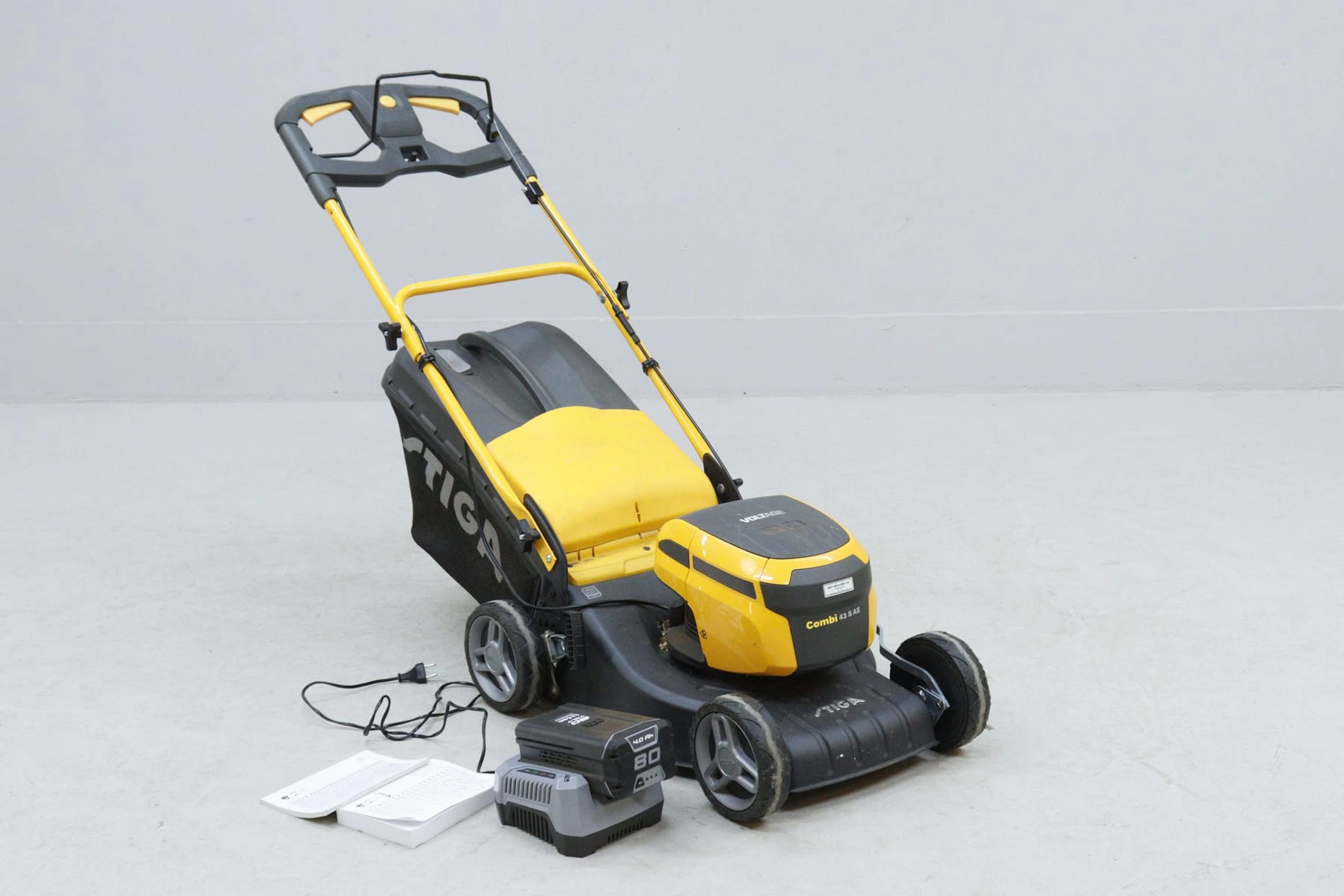 Gräsklippare, Stiga Voltage Combi, med batteri och laddare