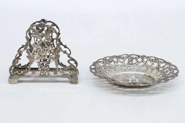 Servetthållare och skål, silver 835, vikt 91 gram
