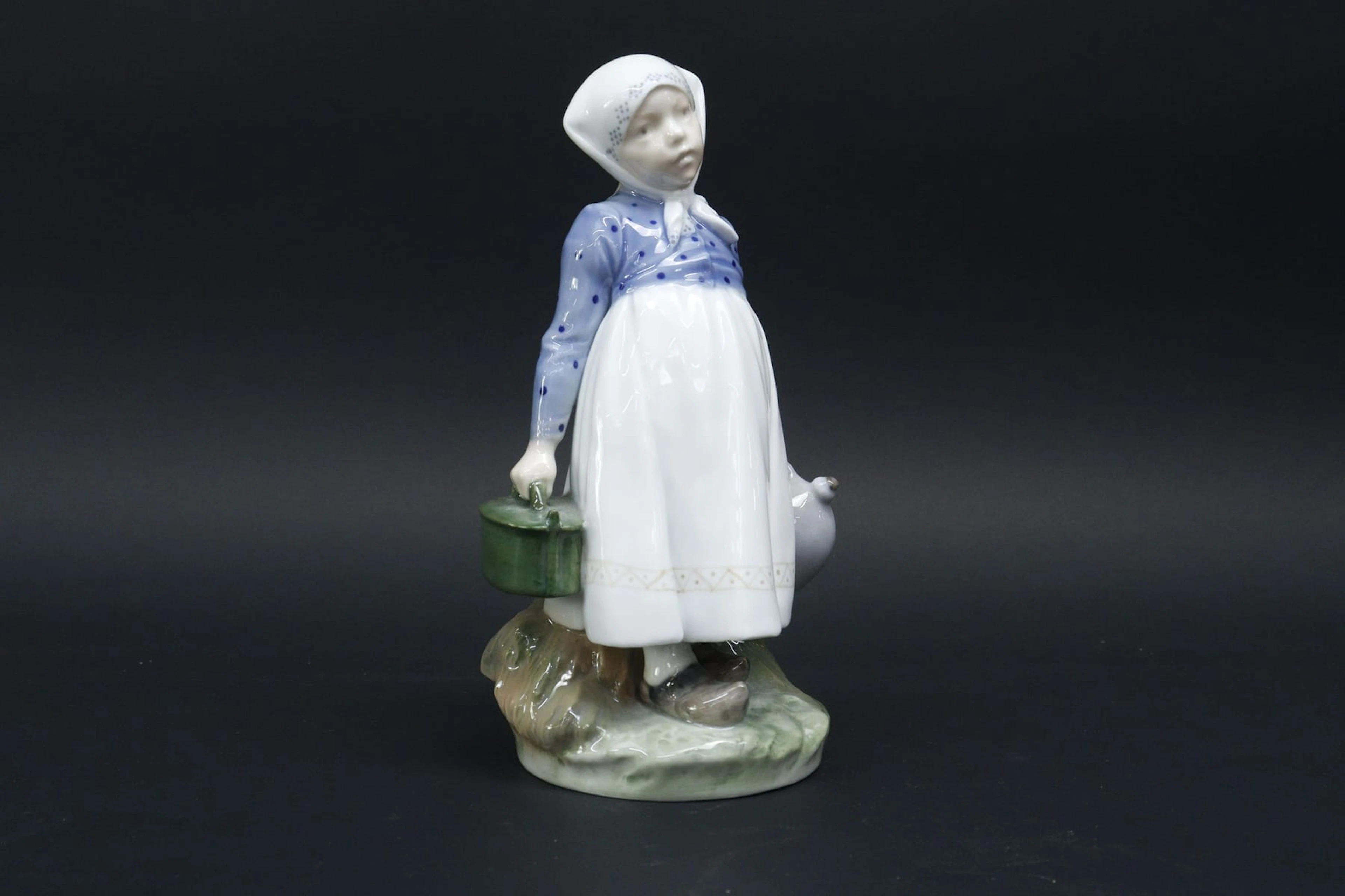 Figurin, flicka, Royal Copenhagen