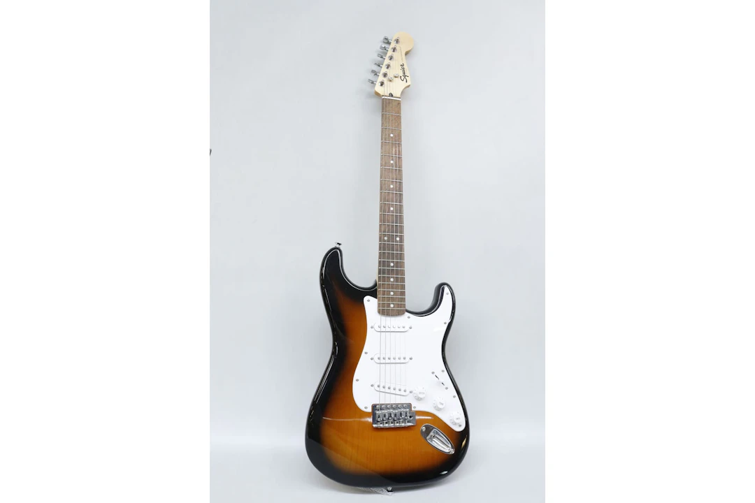 Elgitarr, Squier by Fender