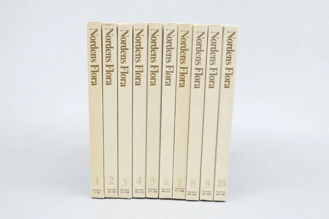 Böcker, 10st, Nordens Flora band 1-10