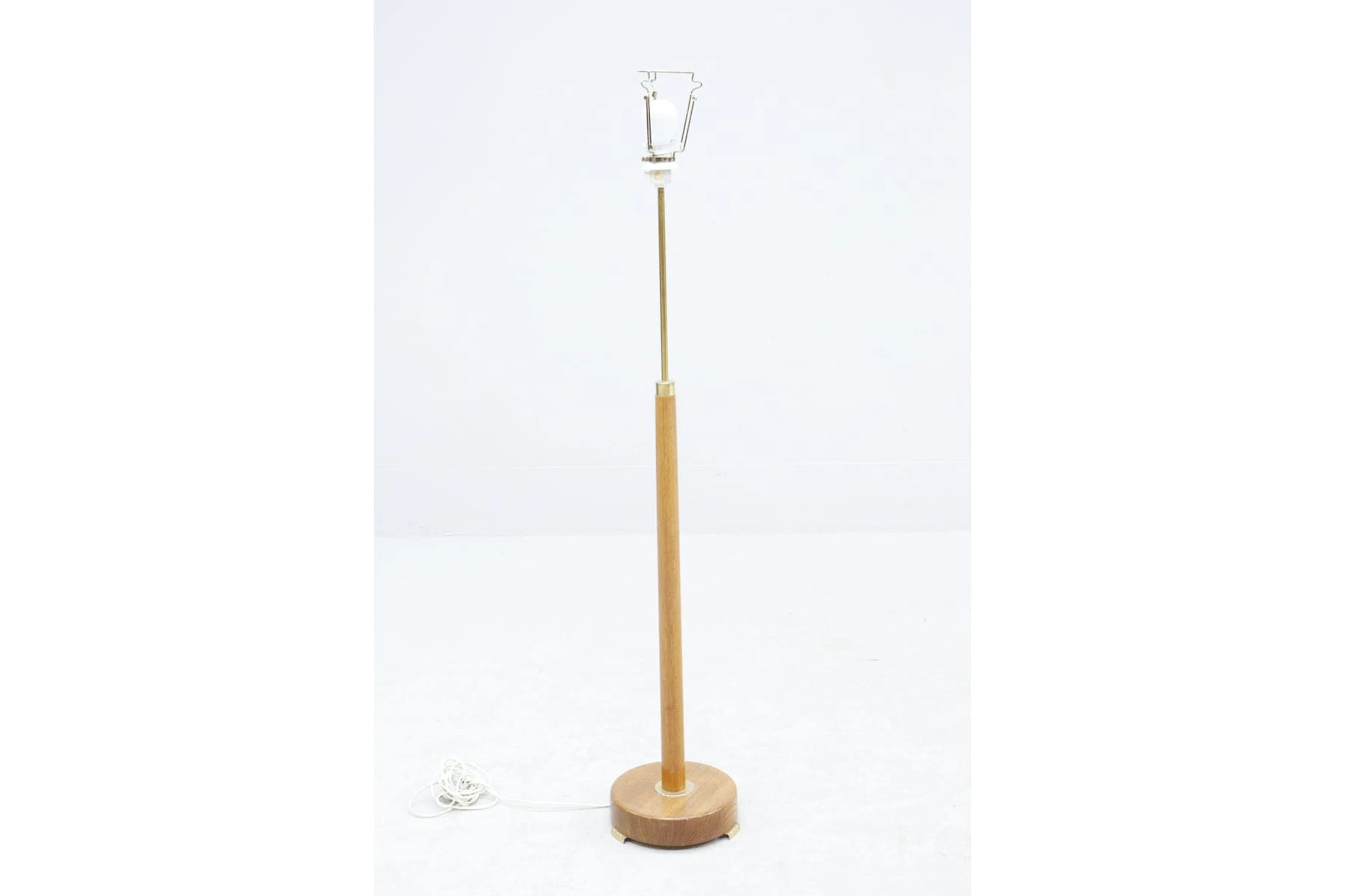 Golvlampa, teak och mässing