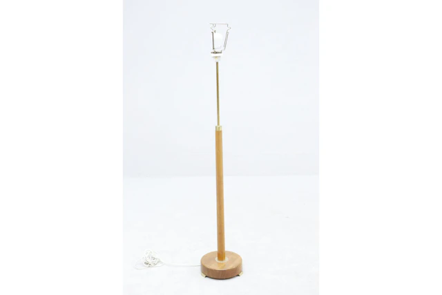 Golvlampa, teak och mässing