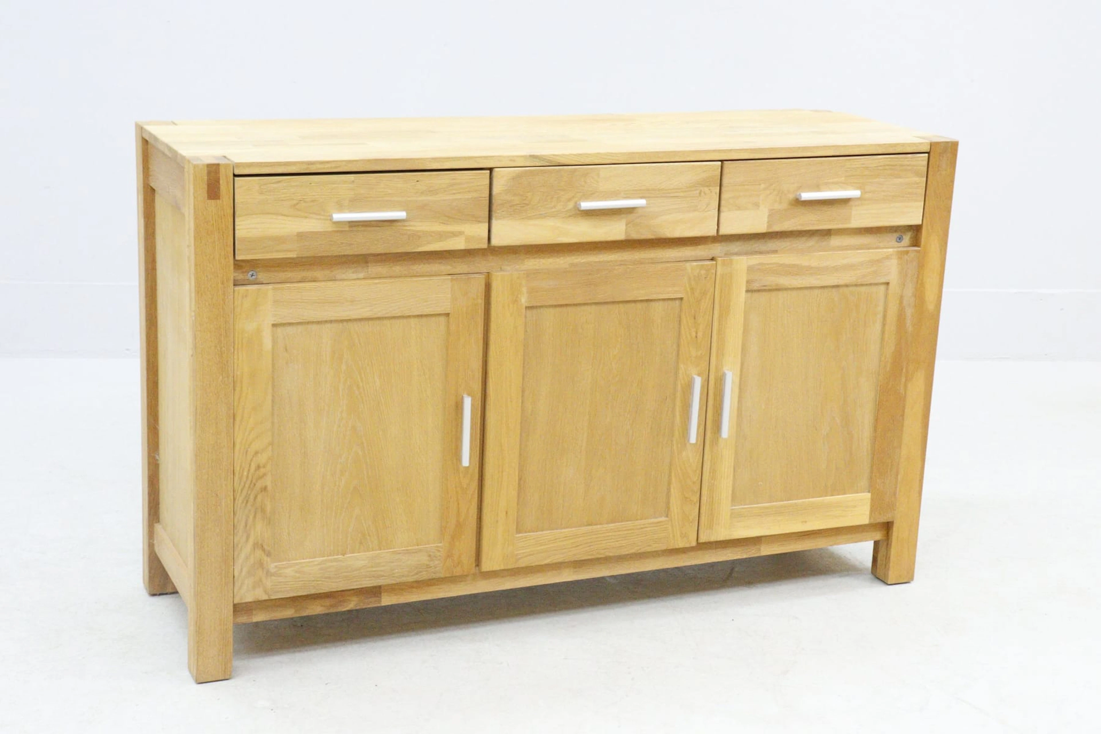 Sideboard, ek