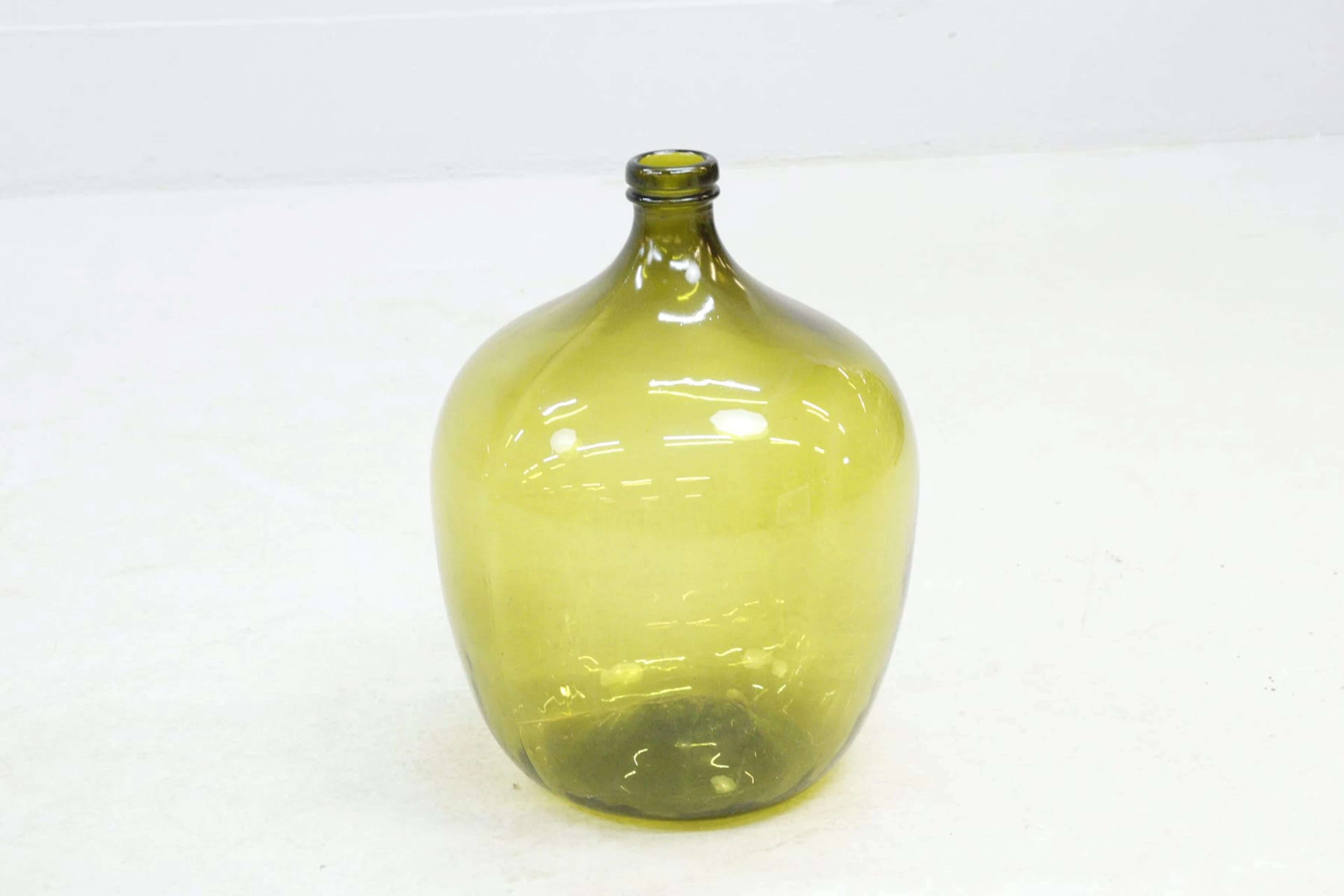 Damejeanne, grönt glas