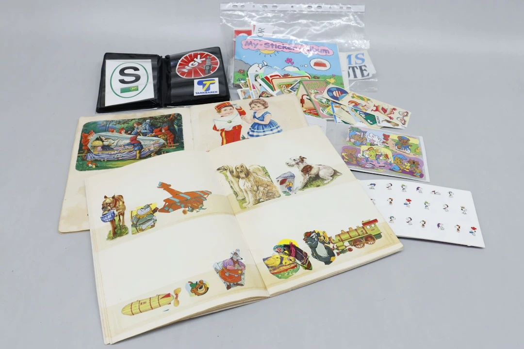 Bokmärken, ca 200st, klistermärken, samlarbilder och 2 stickersalbum