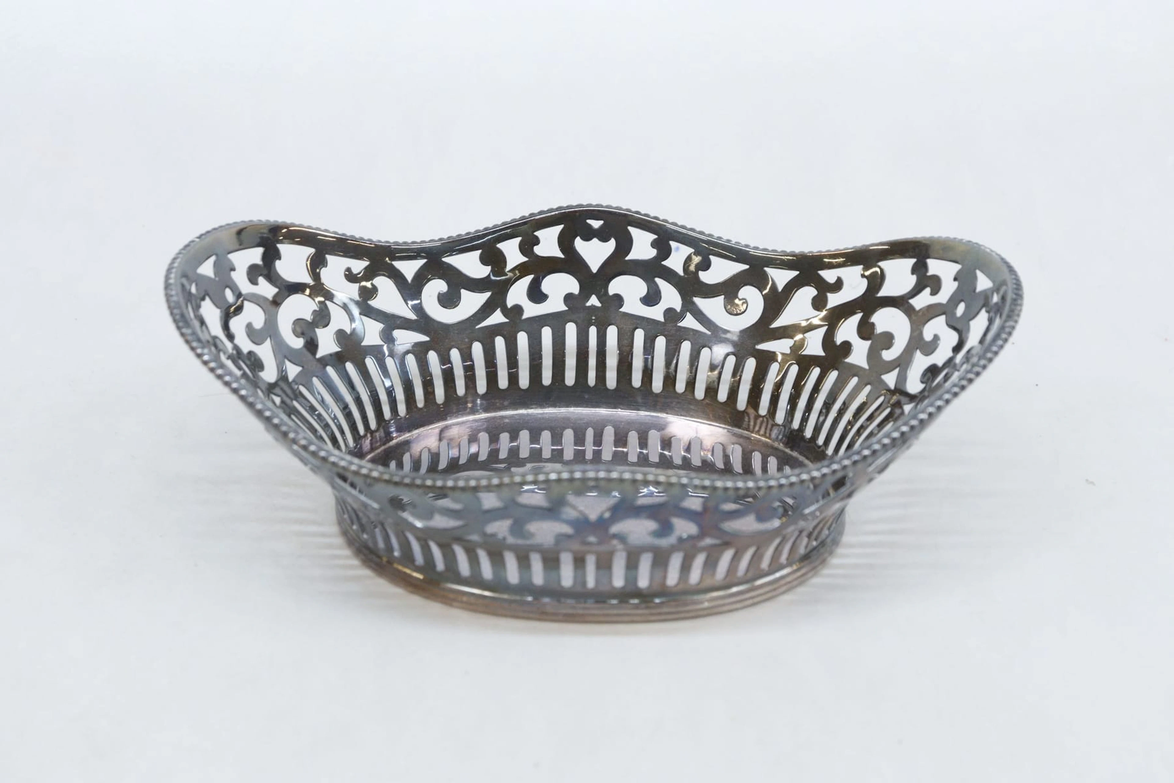 Skål, sterlingsilver, genombruten, vikt 134 gram