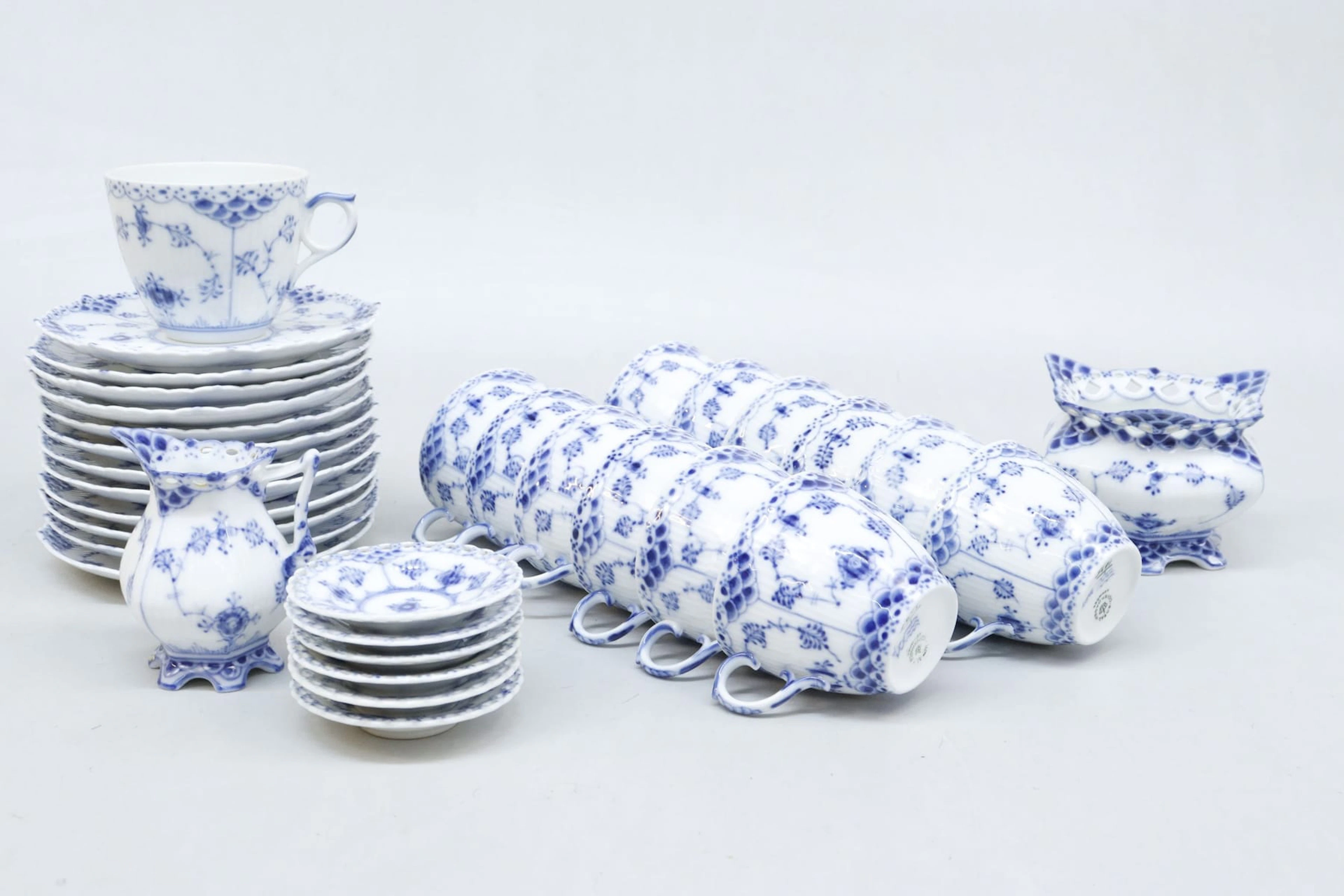 Kaffeservis, 33 delar, "Musselmalet", Royal Copenhagen