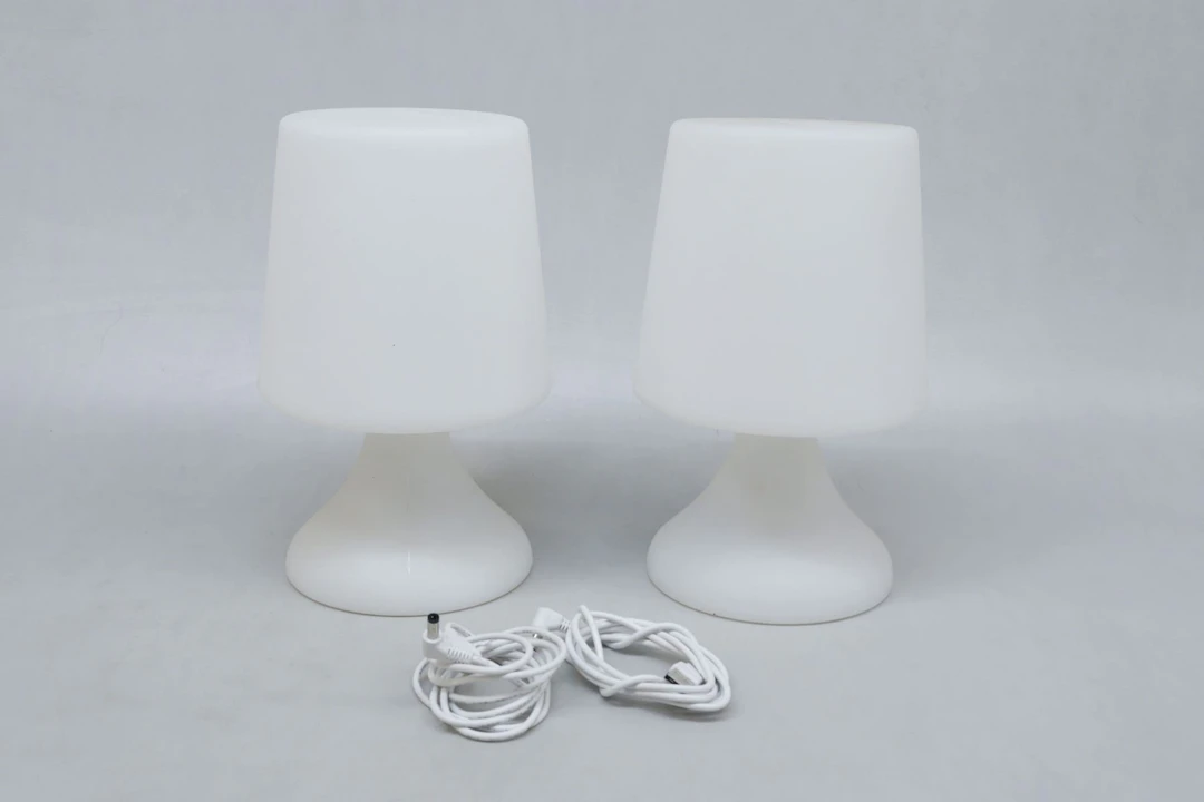 Bordslampor, 1 par, plast, USB-laddade, Villa Collection, Danmark