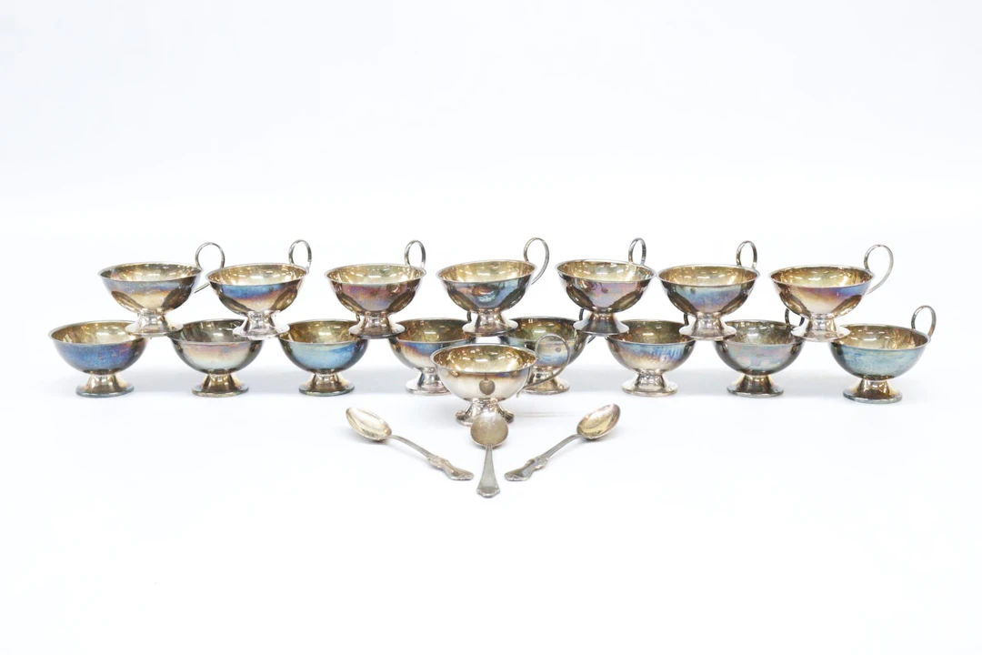 Punchmuggar, 15st, silver, bla Ceson, samt skedar, vikt 535 gram