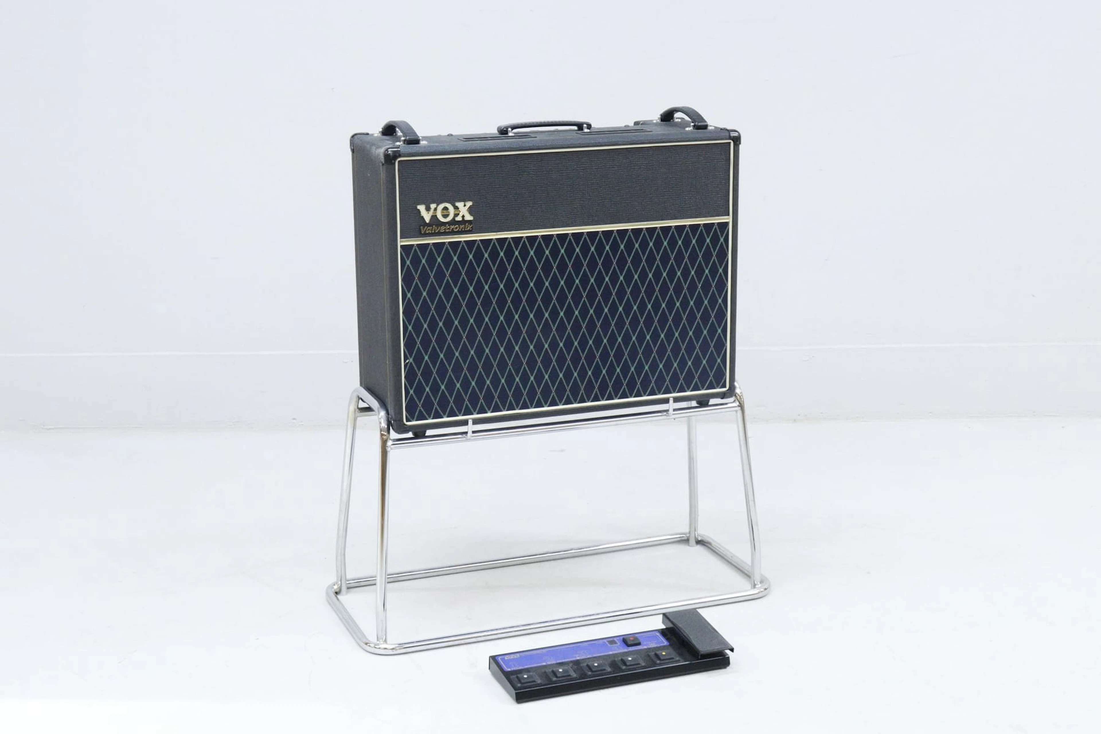 Gitarrförstärkare, Vox Valvetronix, med foot controller, stativ, manualer