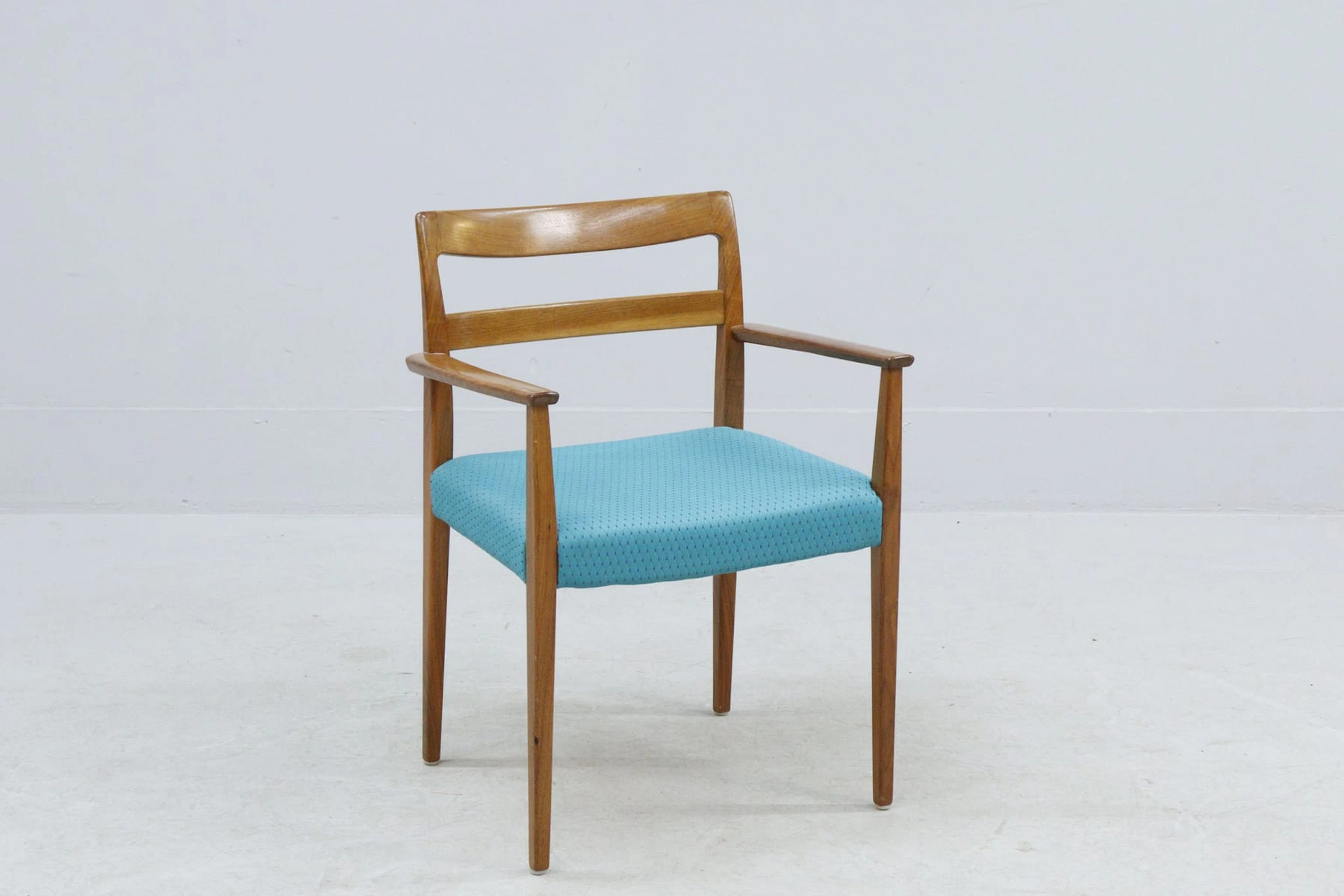 Karmstol, teak, Nils Jonsson "Garmi", Troeds, Bjärnum, brännmärkt