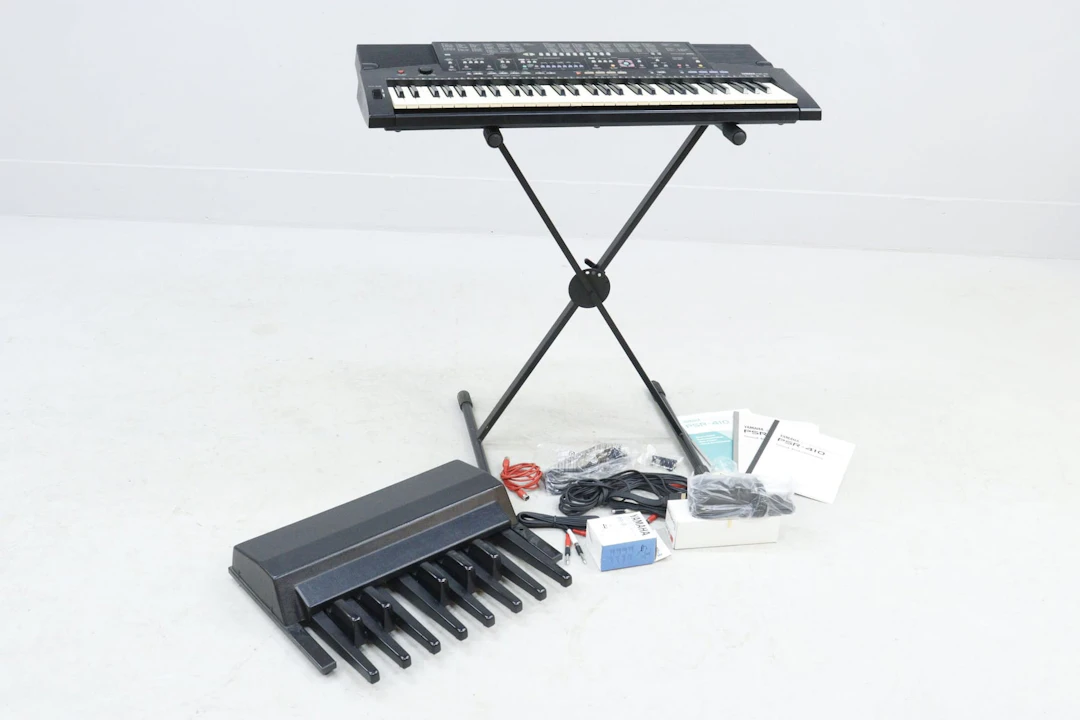 Keyboard, Yamaha, med baspedal, Katron mm