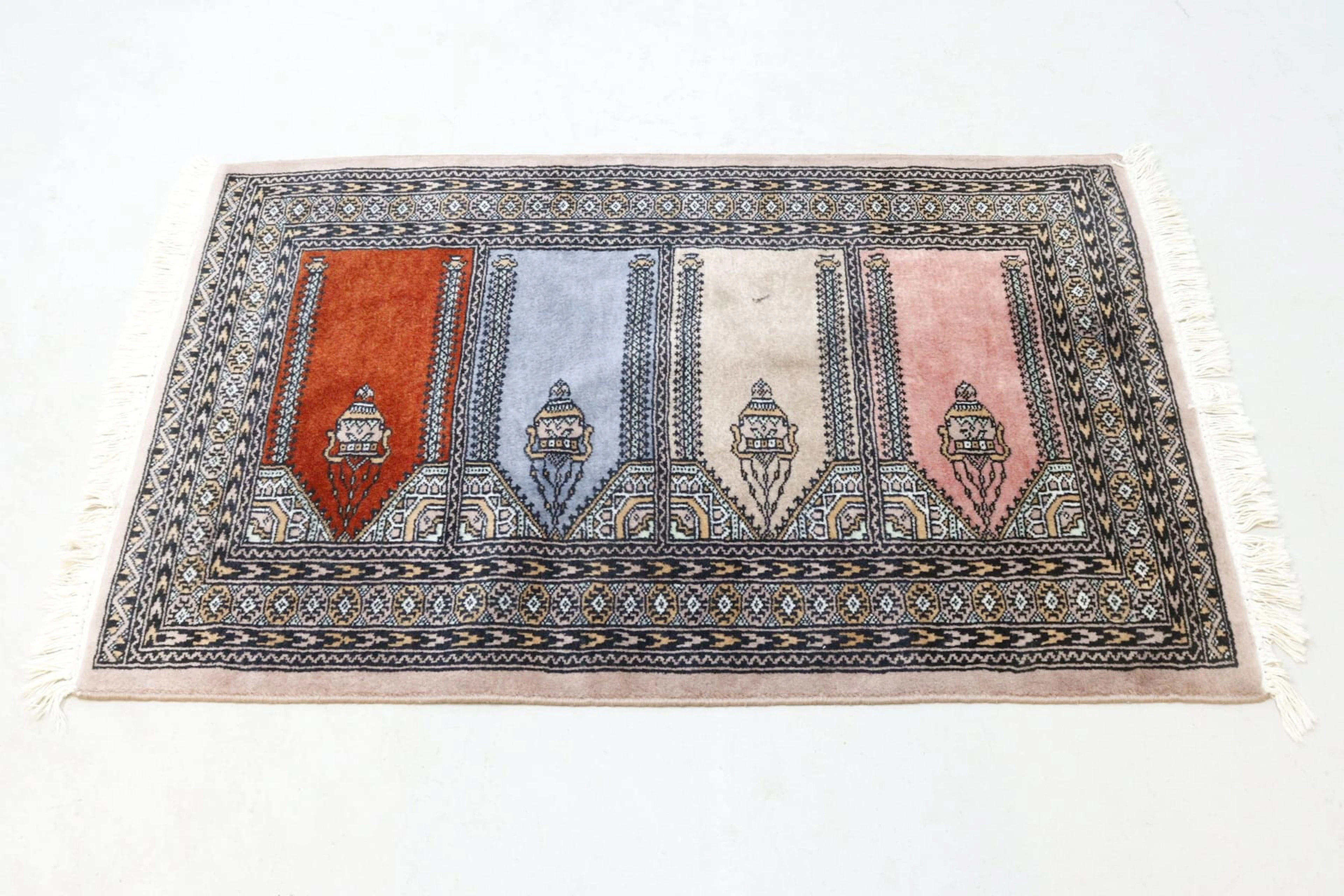 Matta, 83x120cm, silkesinslag, Iran