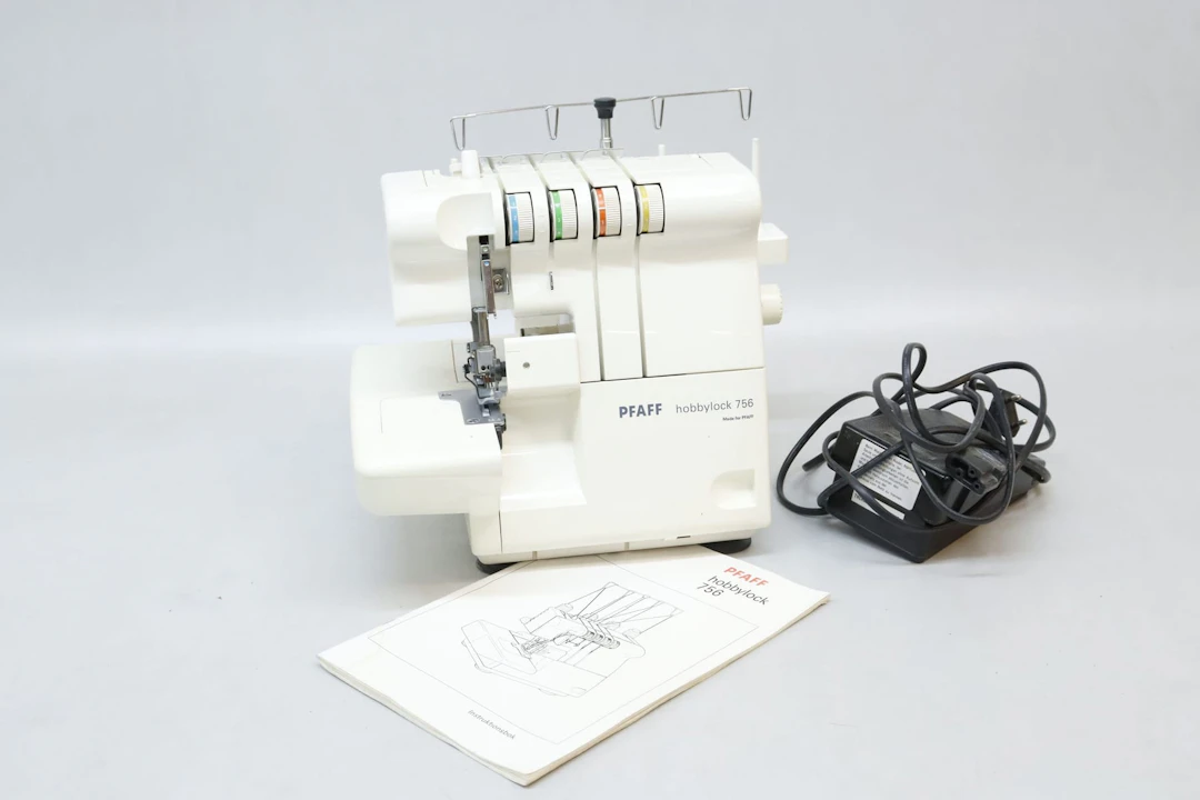 Overlockmaskin, Pfaff Hobbylock 756