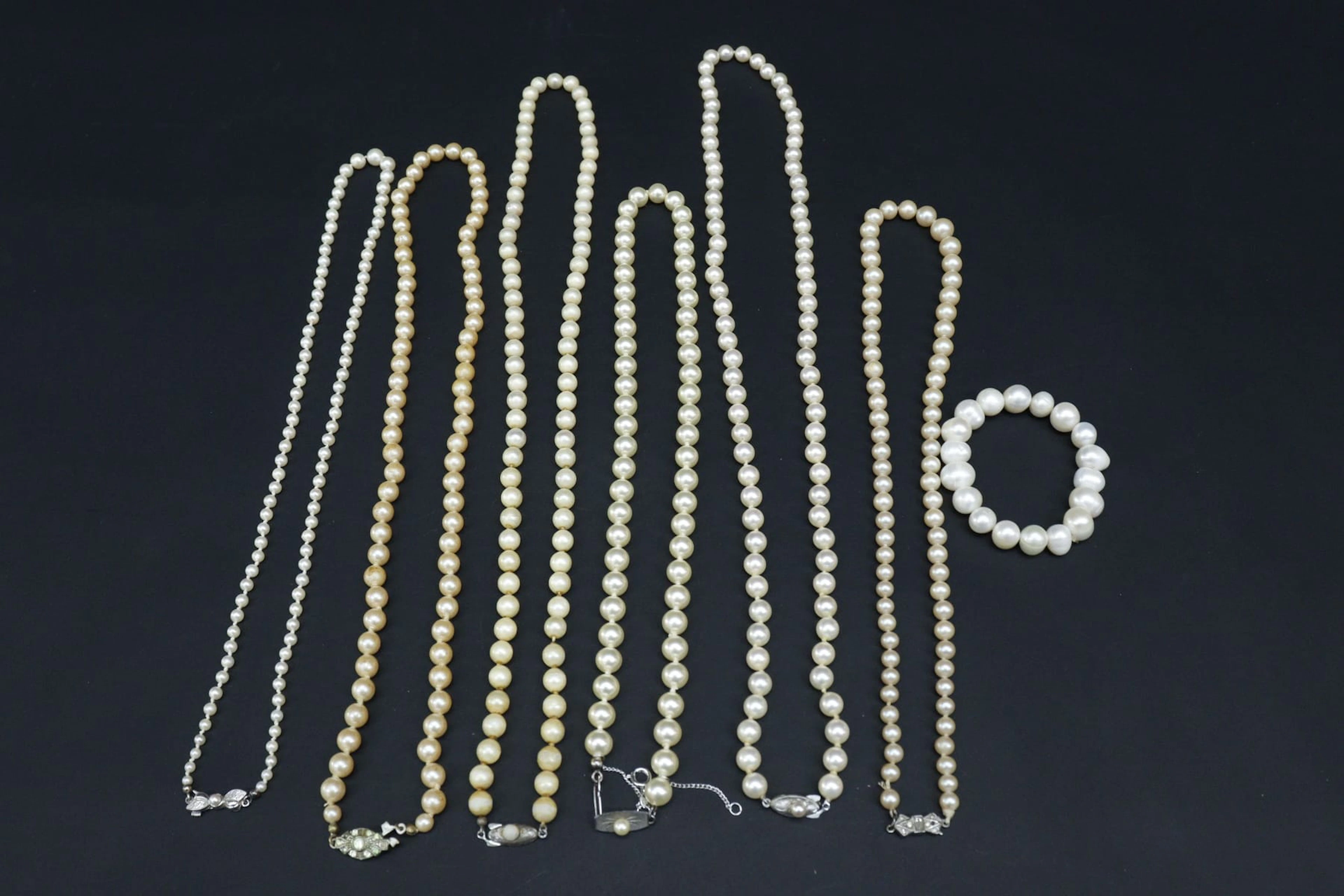 Pärlhalsband, 6st, samt armband