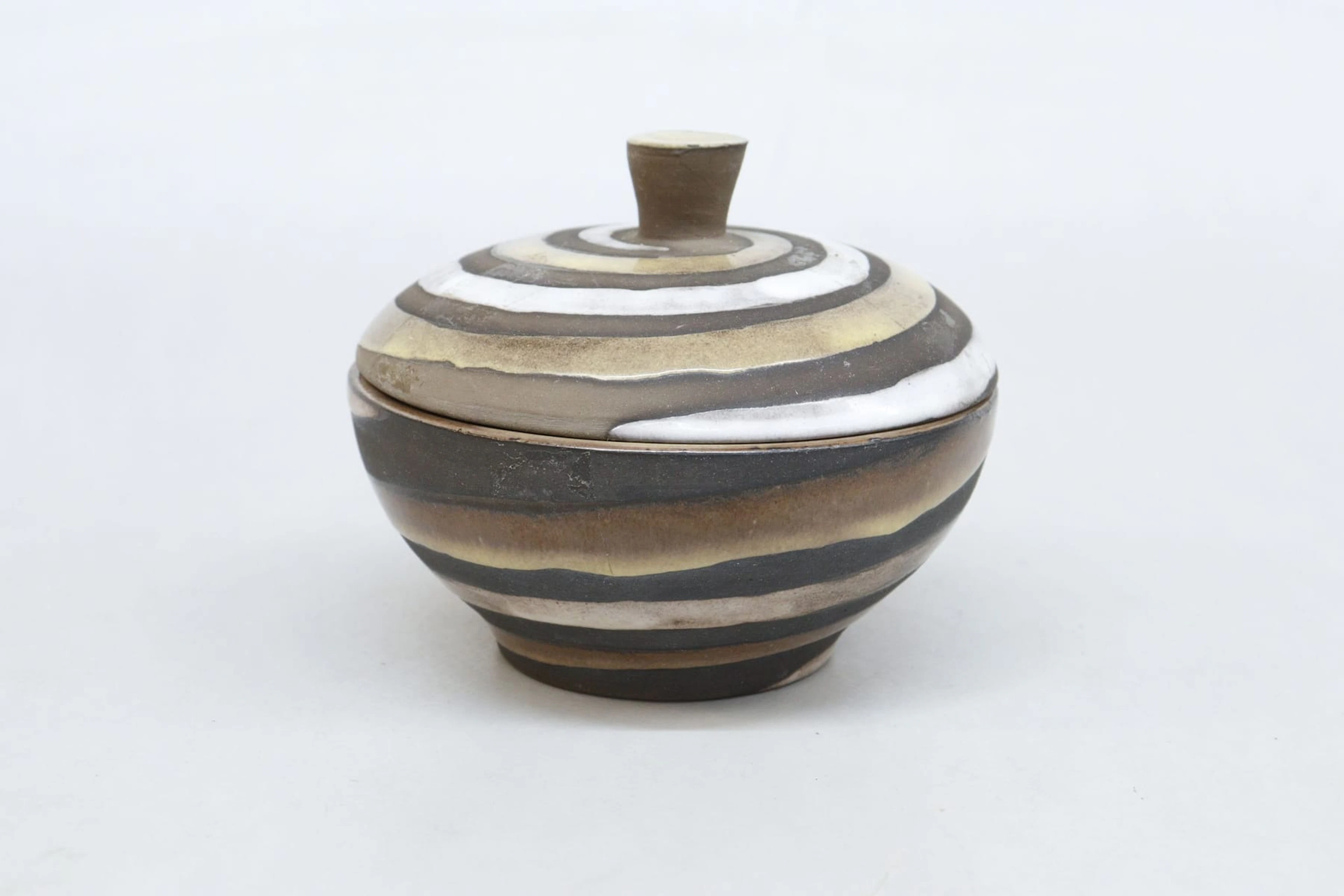 Skål med lock,"Spiral", Ingrid Atterberg, Upsala Ekeby
