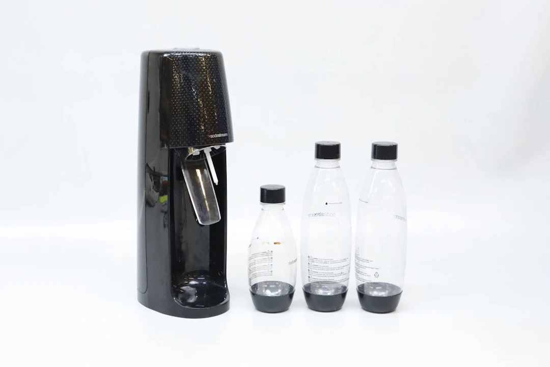 Soda Stream med 3 flaskor och 1 kolsyreflaska