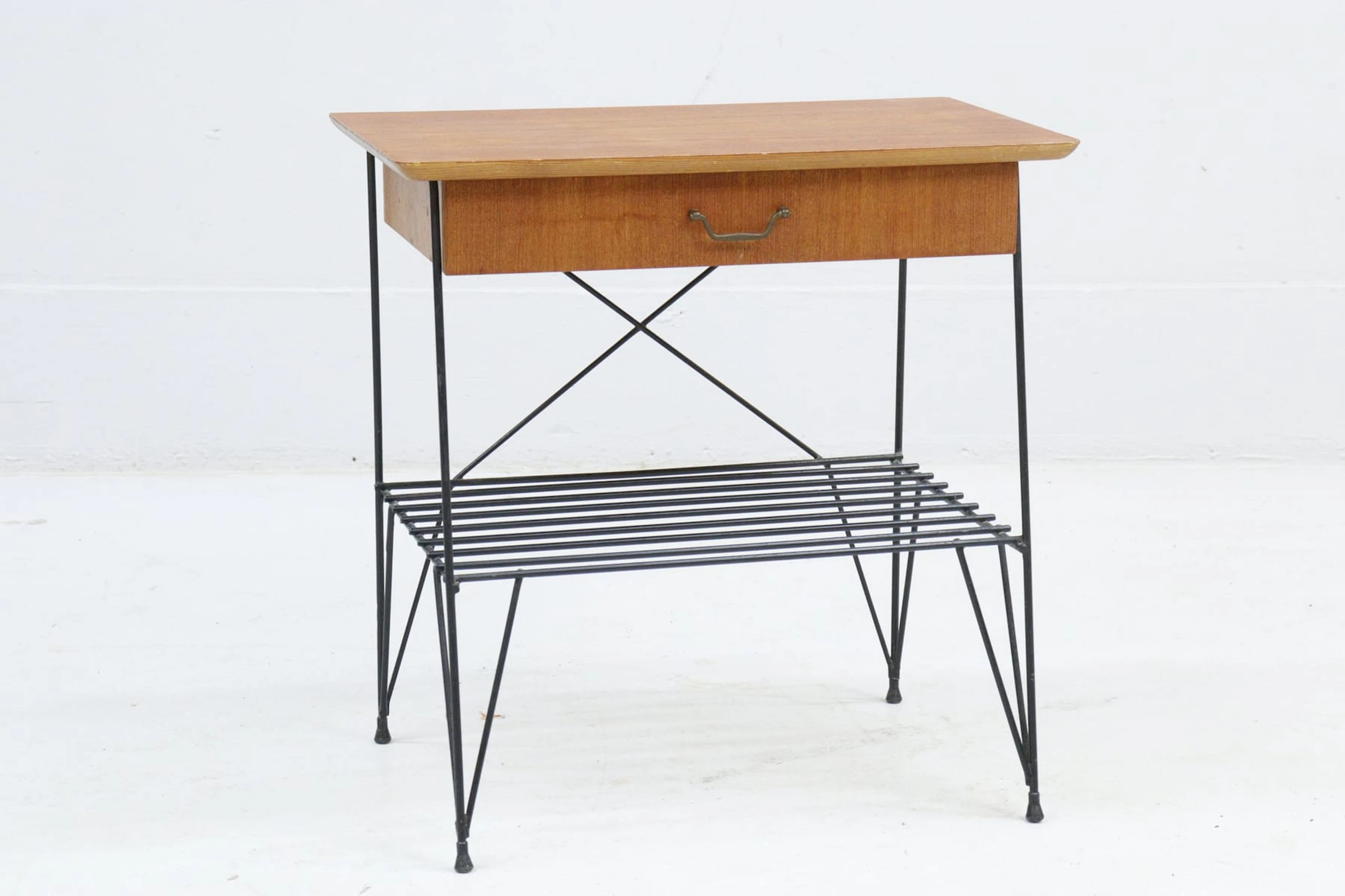 Sängbord, teak, stringmodell