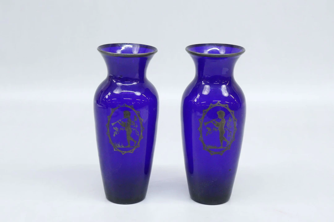Vaser, 2st, blått glas med silverinlägg