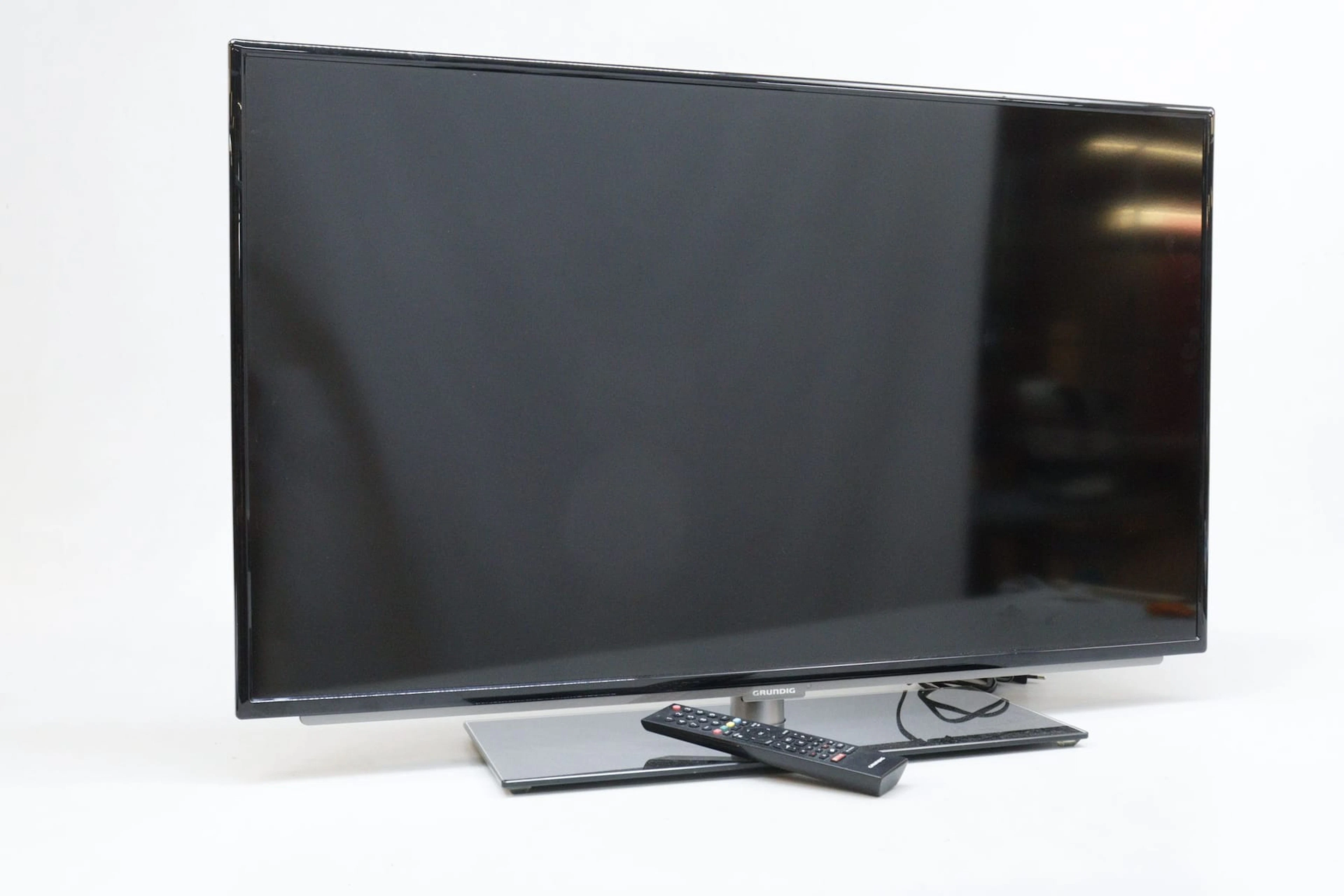 TV, Grundig, med fjärrkontroll