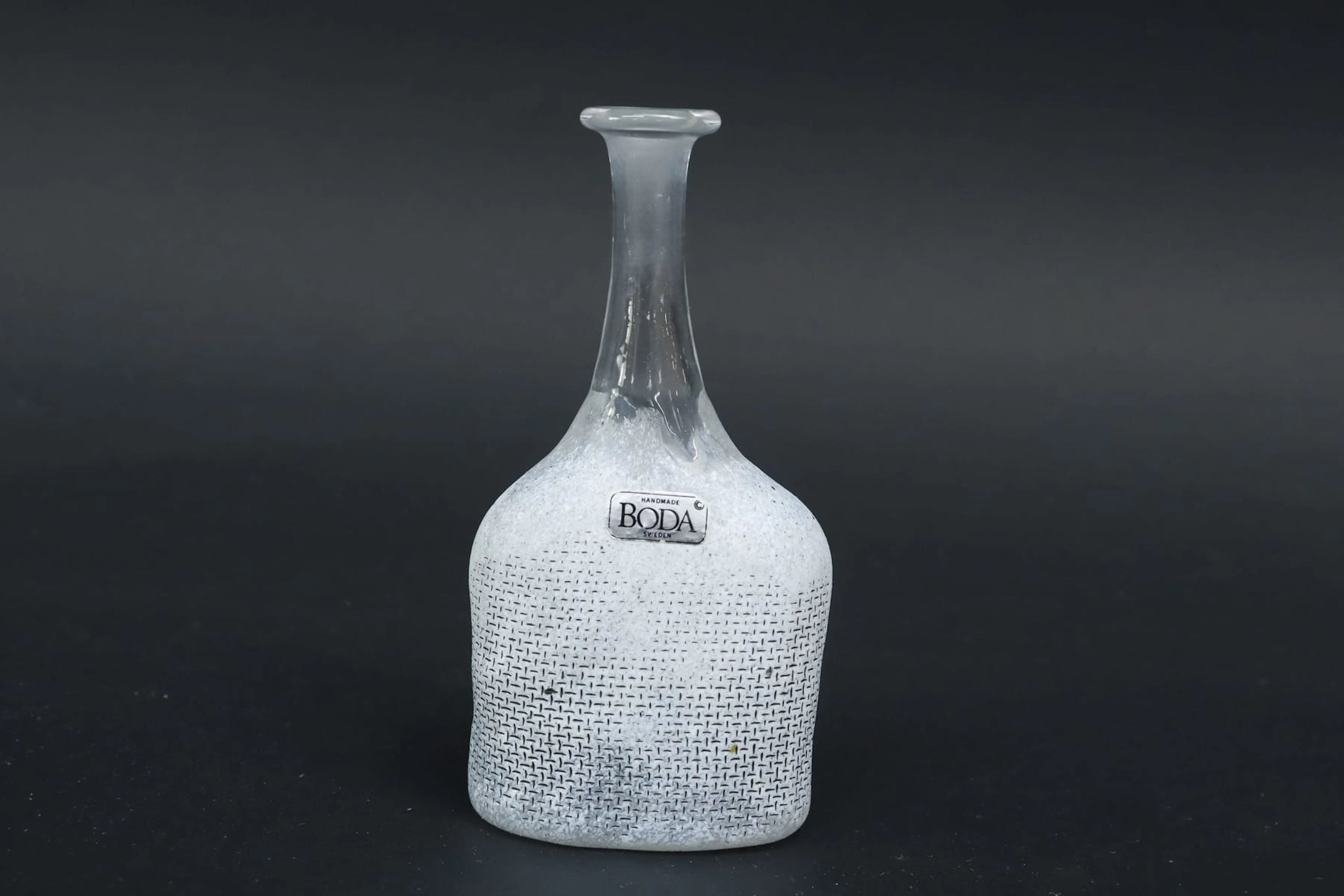 Miniatyrvas, Bertil Vallien "Network", Kosta Boda, signerad