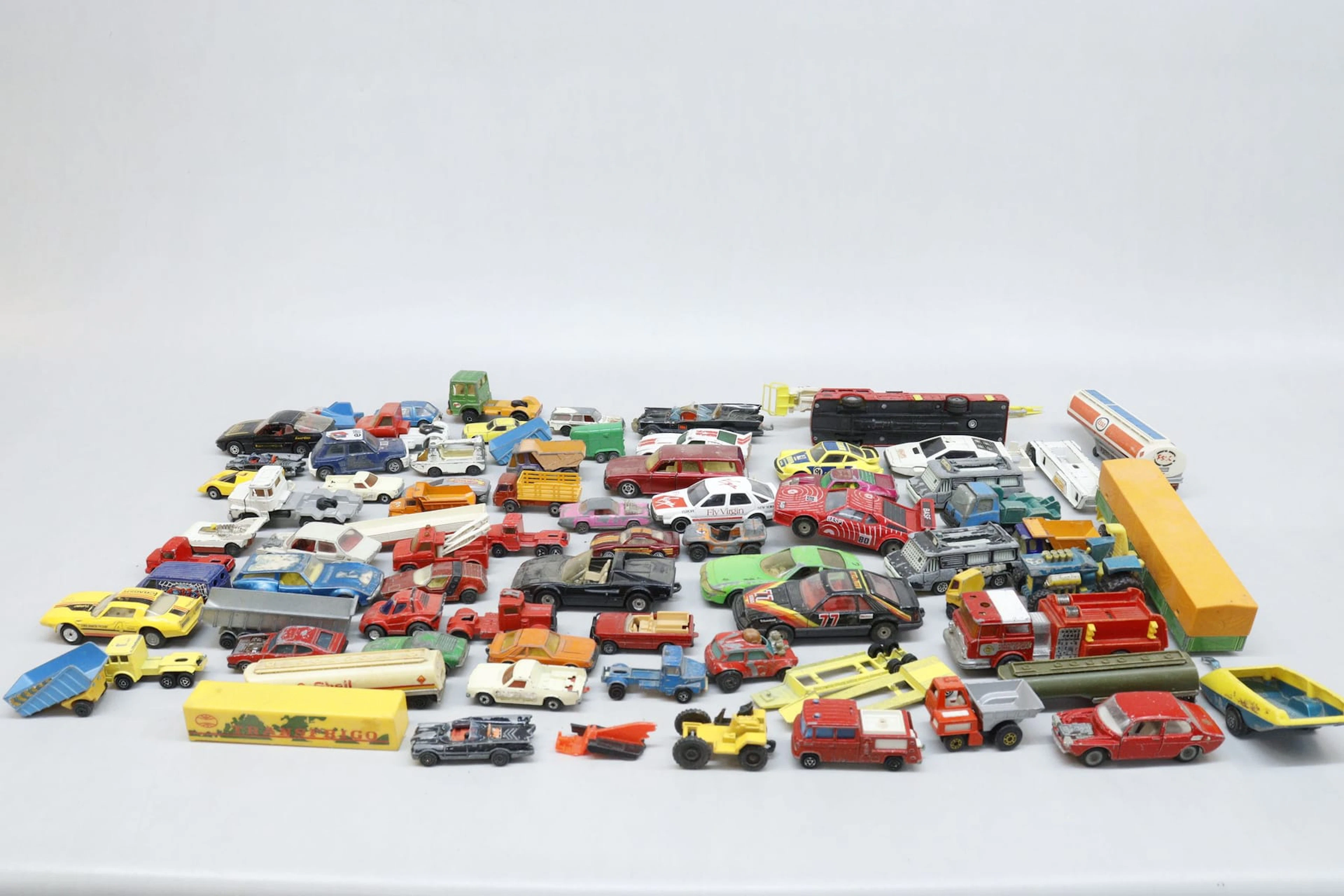 Leksaksbilar, bla Matchbox och Corgi