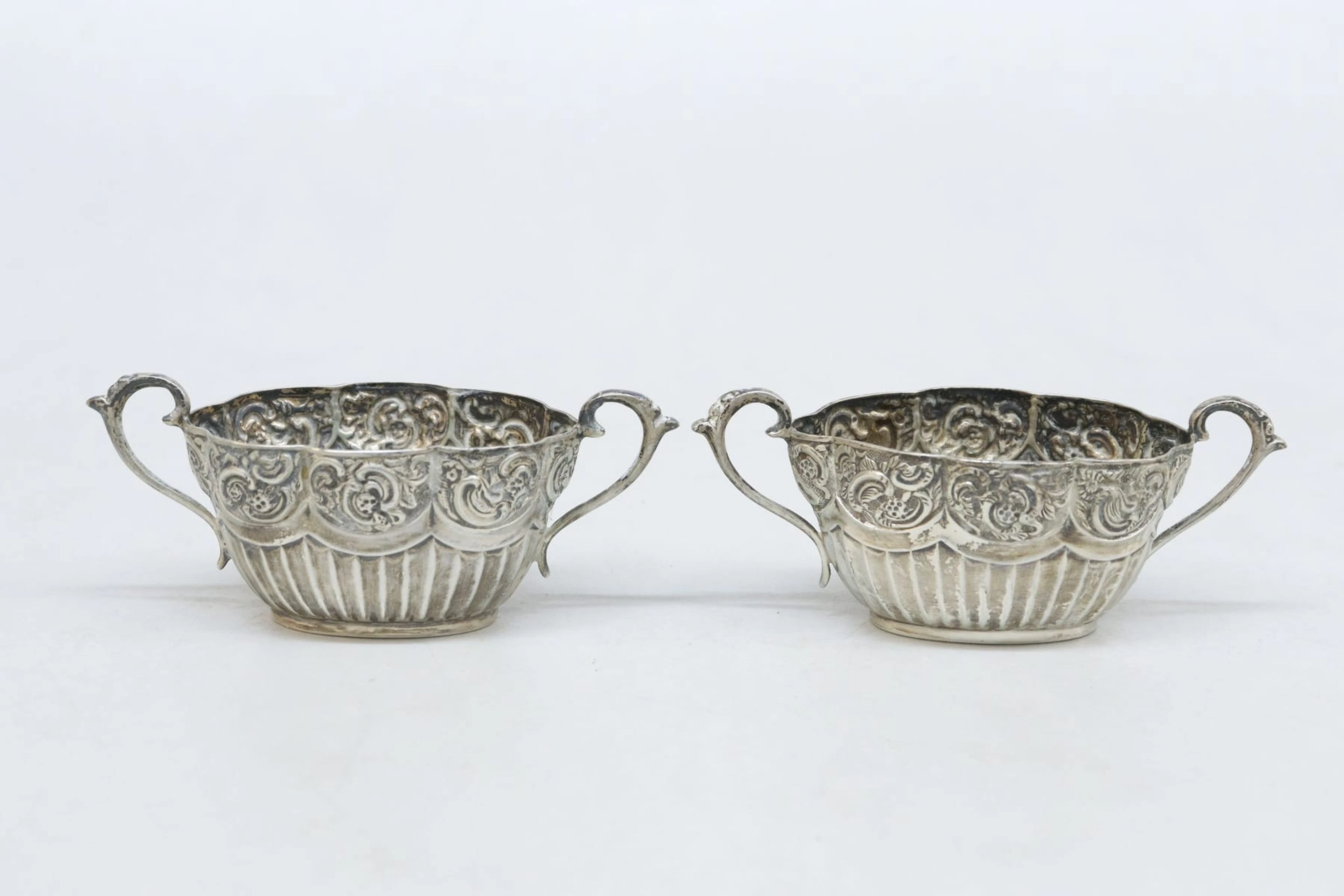 Saltkar, 2st, silver, England, vikt 53 gram