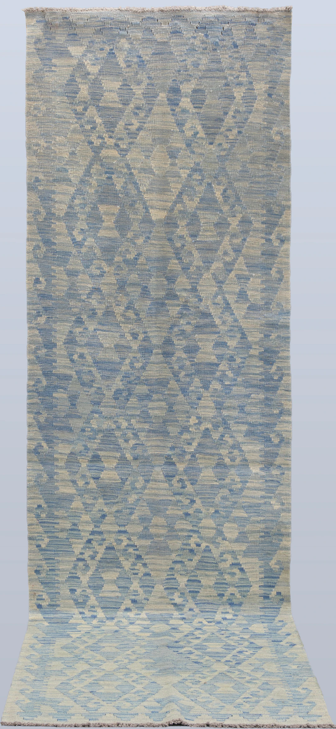 MATTA, "Kelim", galleri, 299 x 90 cm.