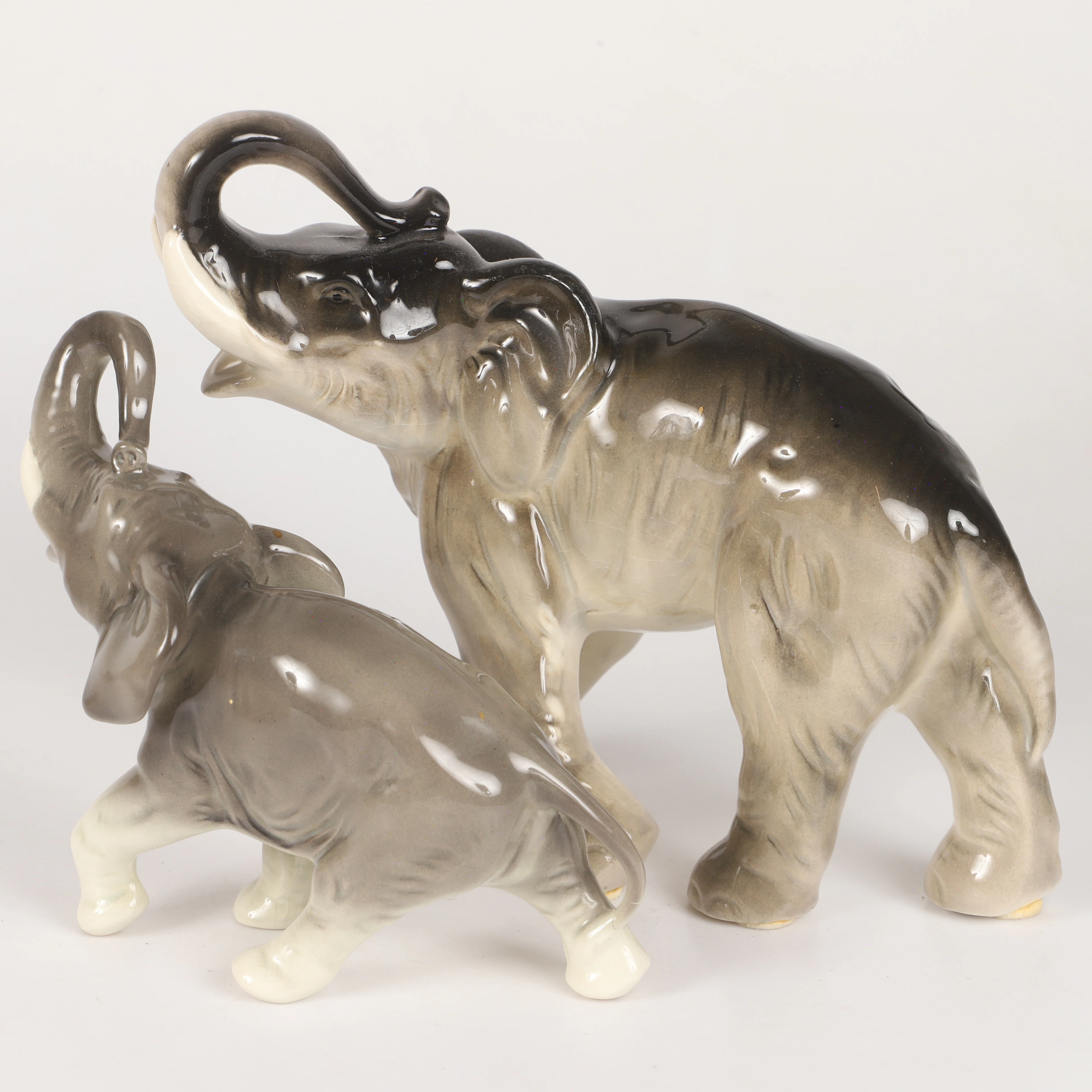 FIGURINER, 2 stycken elefanter, porslin, bl. a. Cortendorf, Tyskland.