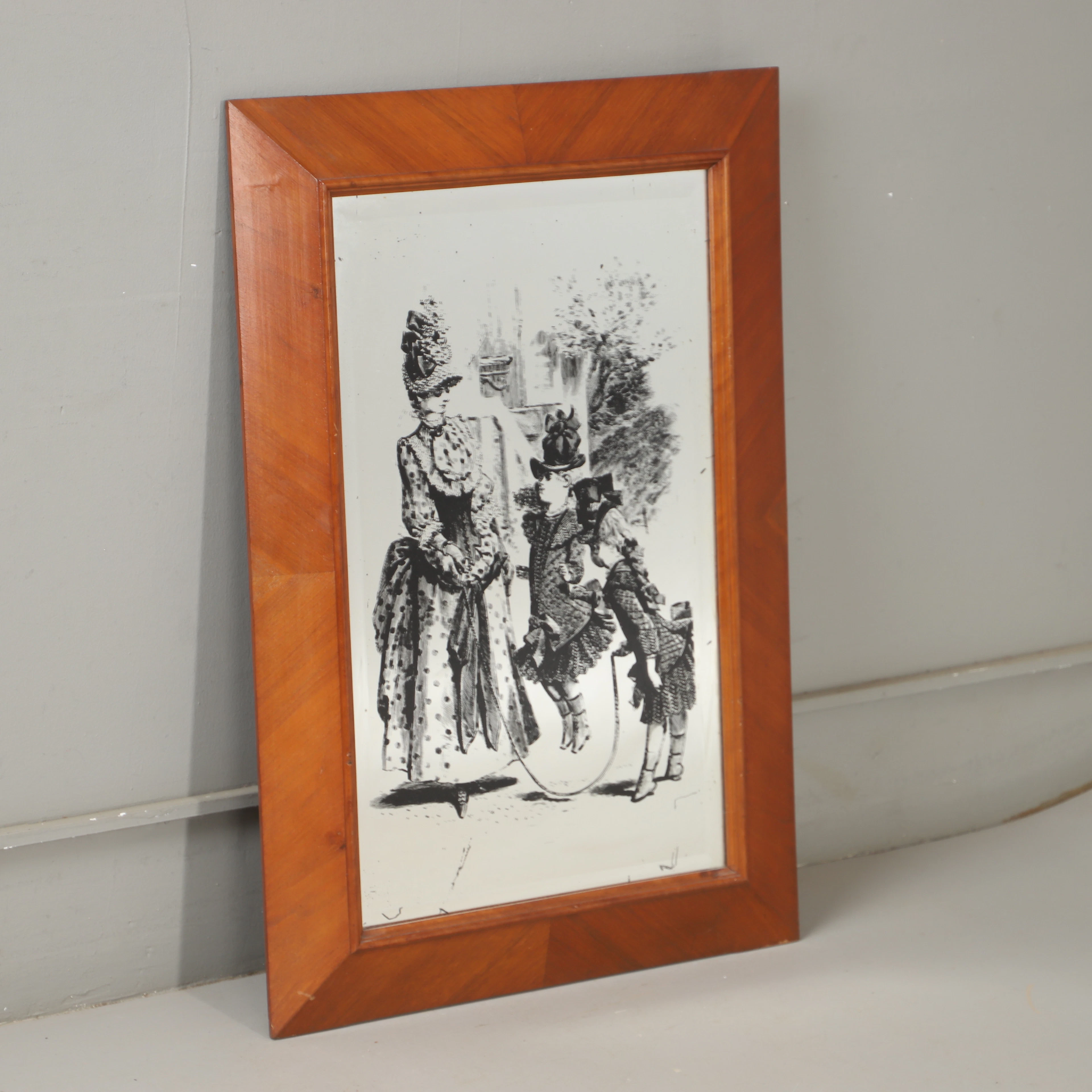 SPEGEL, fasettslipat glas med bildtryck, 1900-tal.