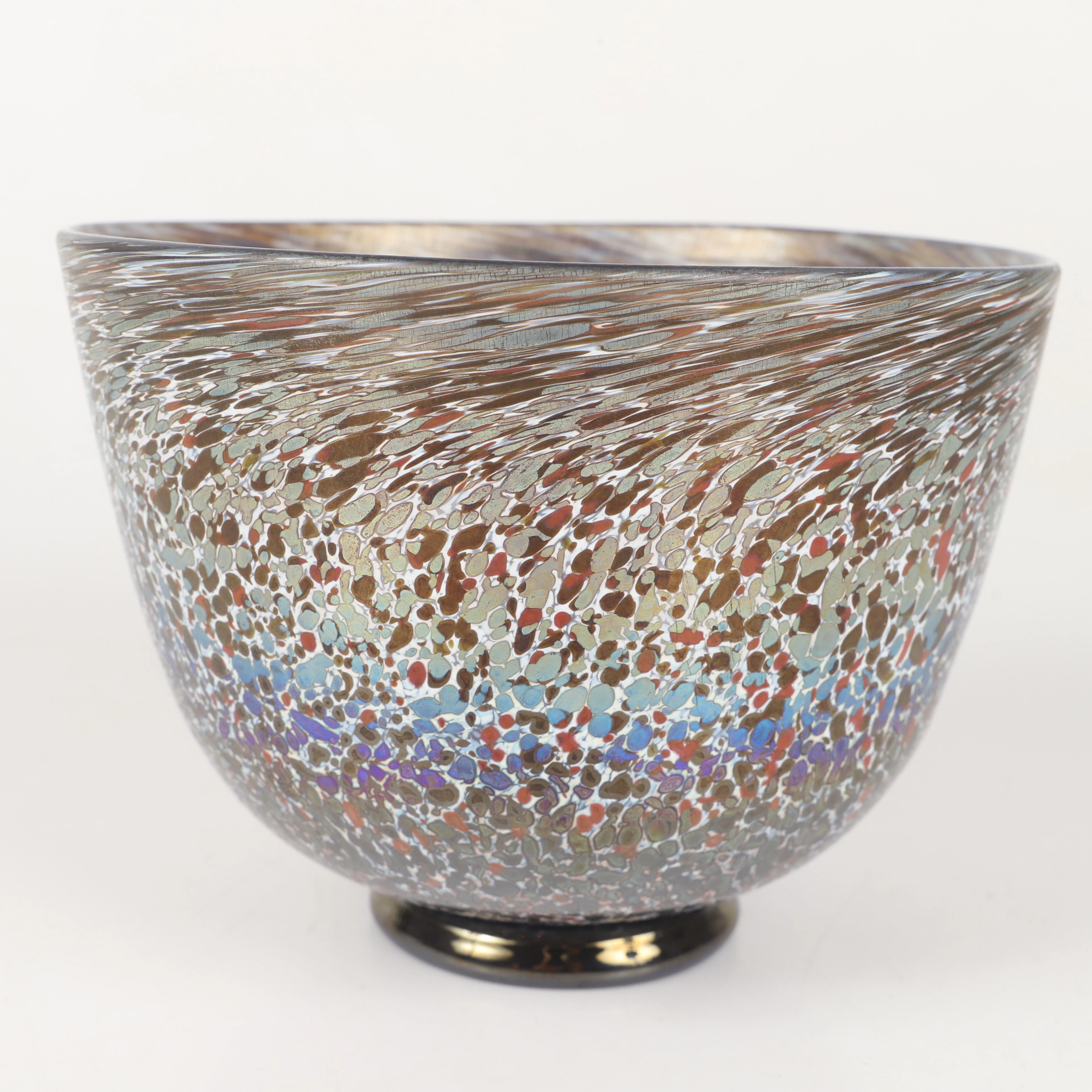 BERTIL VALLIEN. Skål, konstglas, Boda, signerad.