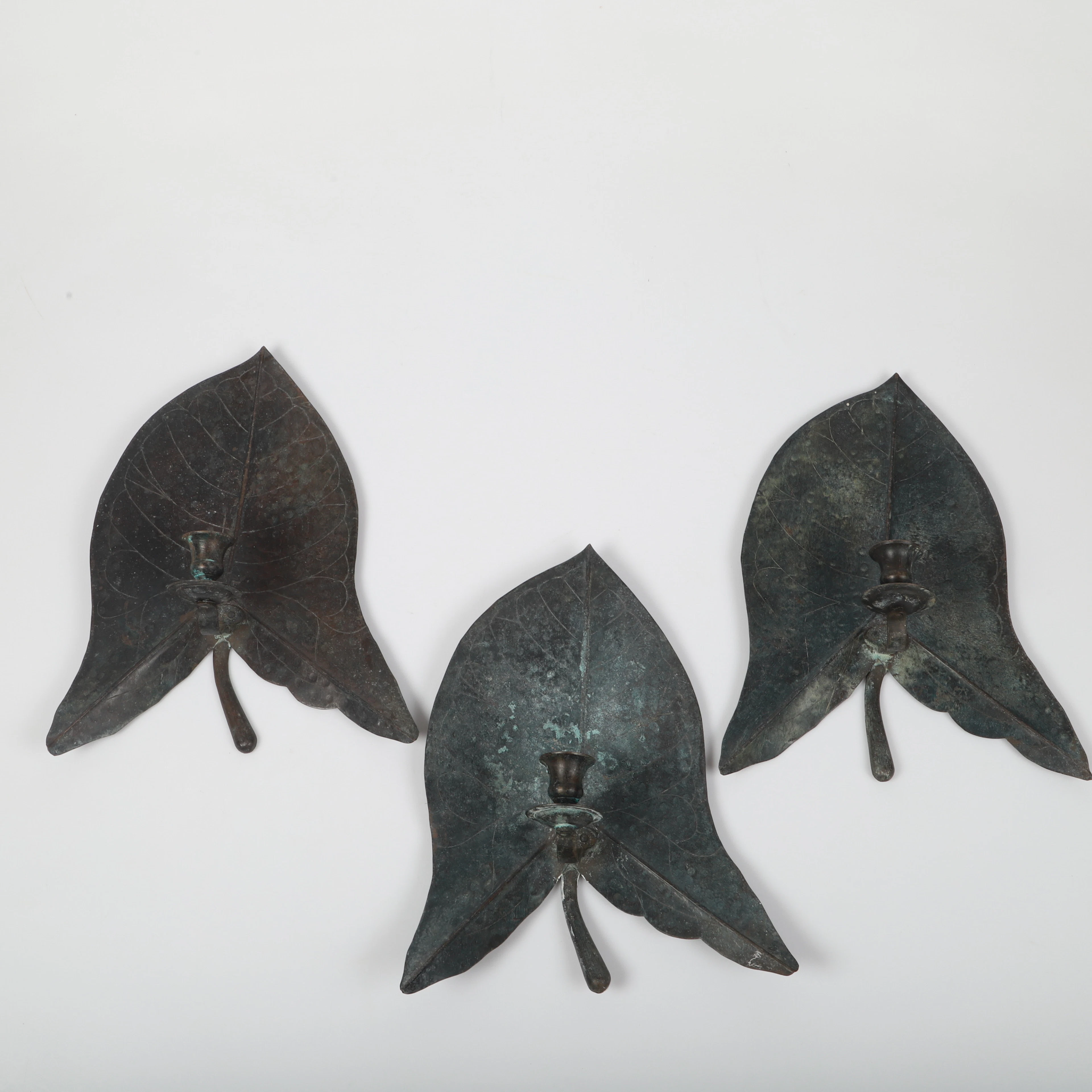 LJUSPLÅTAR, 3 stycken, bladformade, 1800/1900-tal.