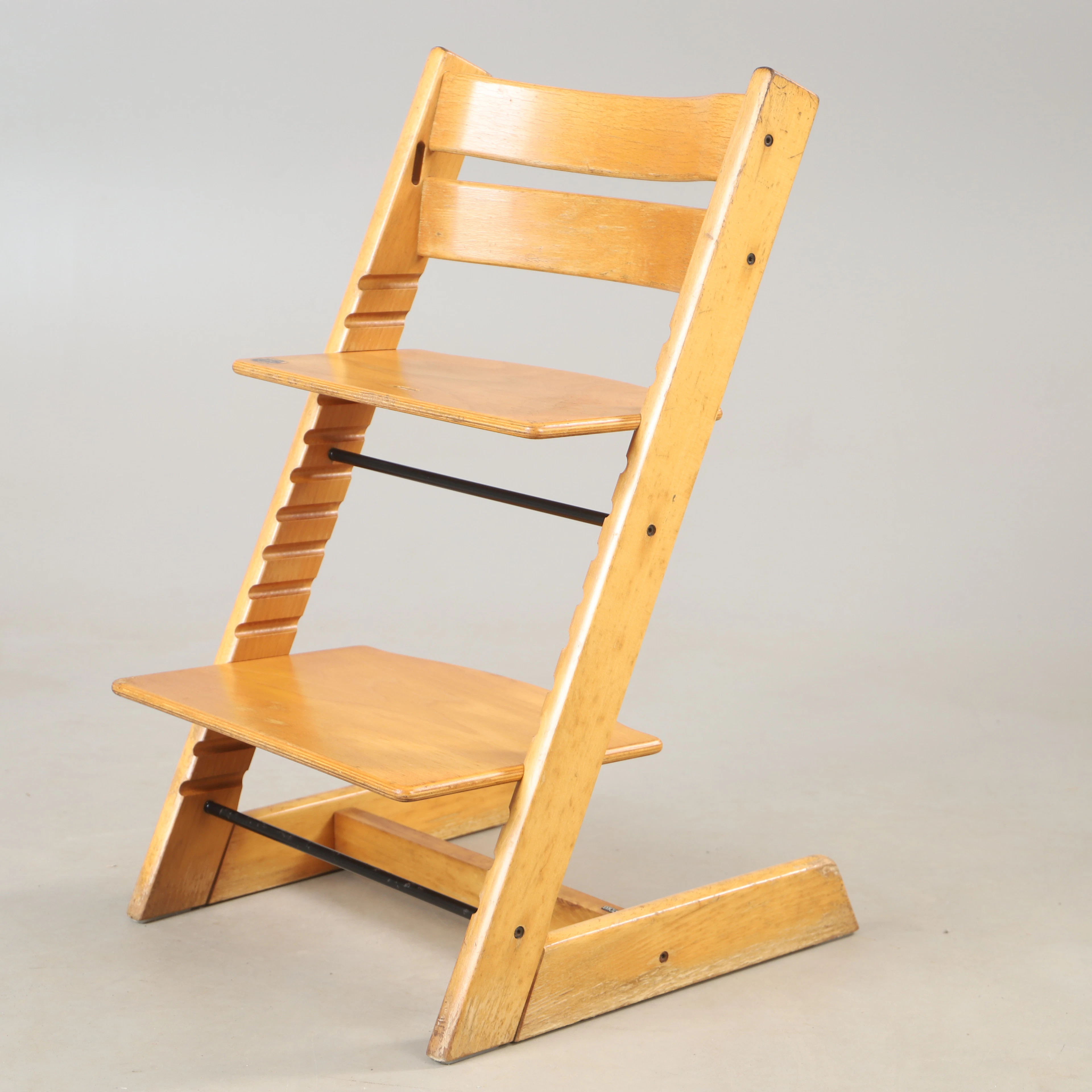 PETER OPSVIK. Barnstol, "Tripp-Trapp", Stokke, Norge.