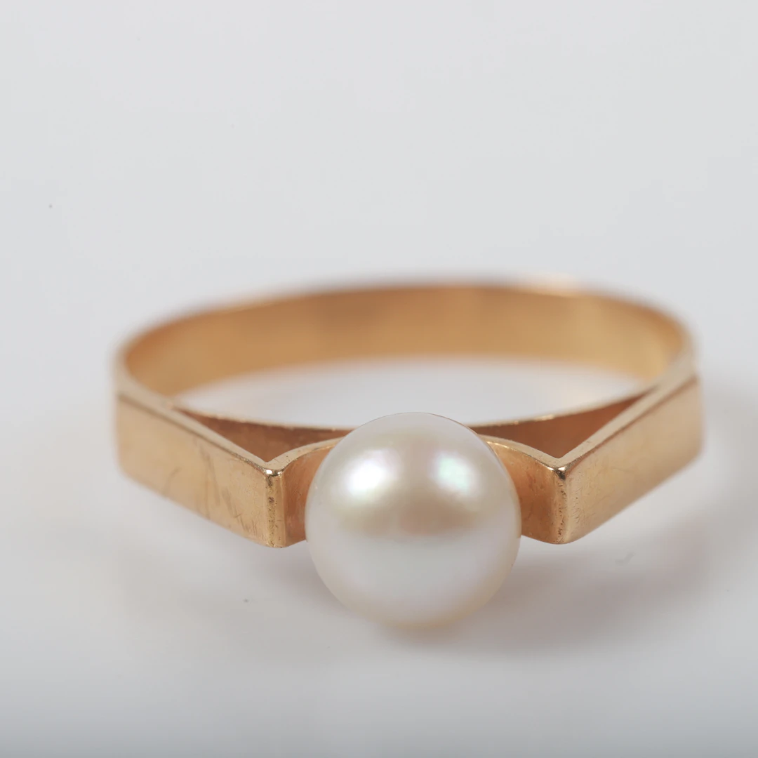 RING, 18 K guld med odlad pärla, Ateljé Allan Johansson Guldsmide