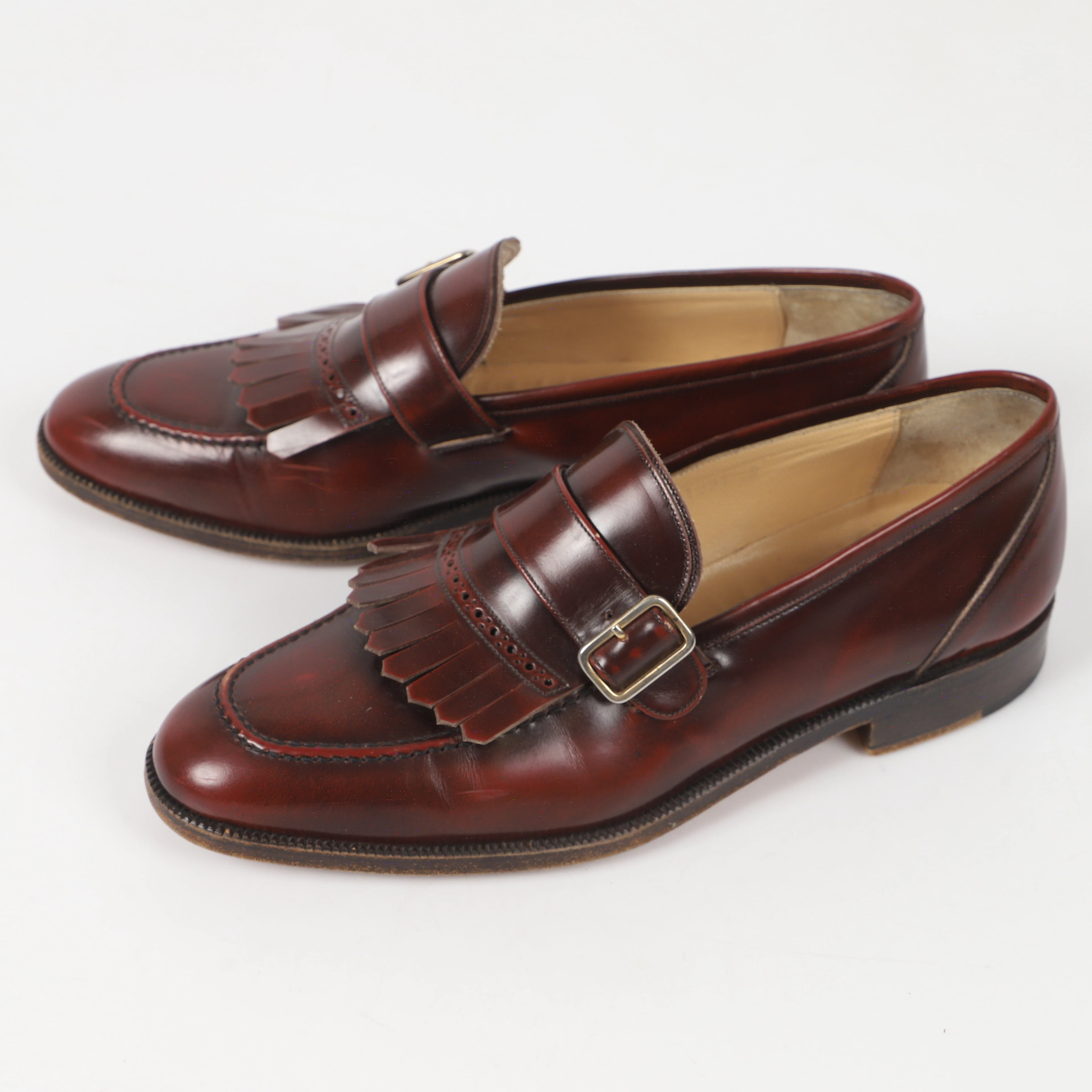 LOAFERS, skinn med tofsar och spänne, Charles Jourdan, Frankrike.