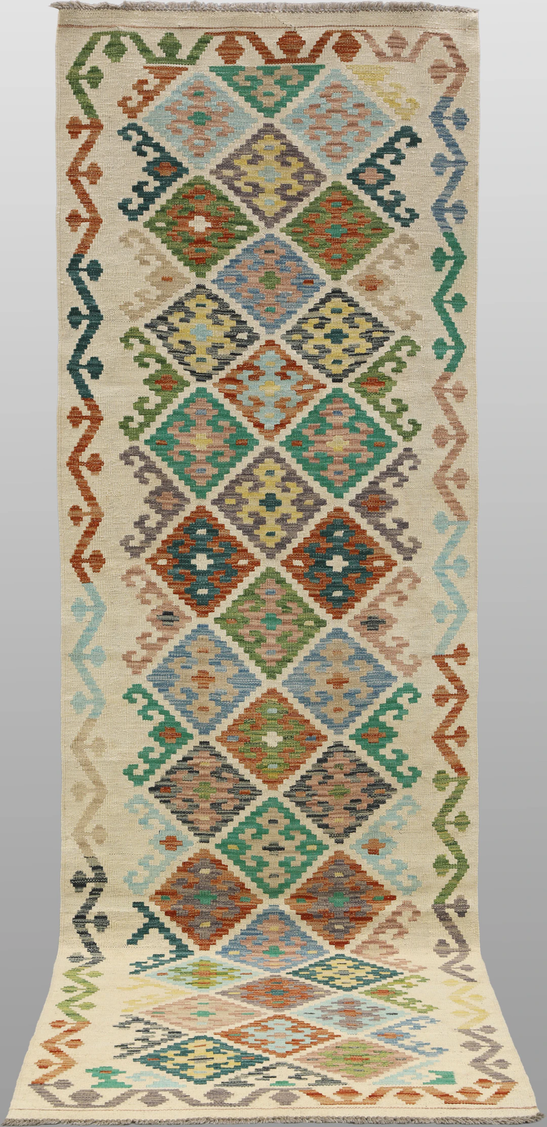 MATTA, "Kelim", galleri, 301 x 90 cm.