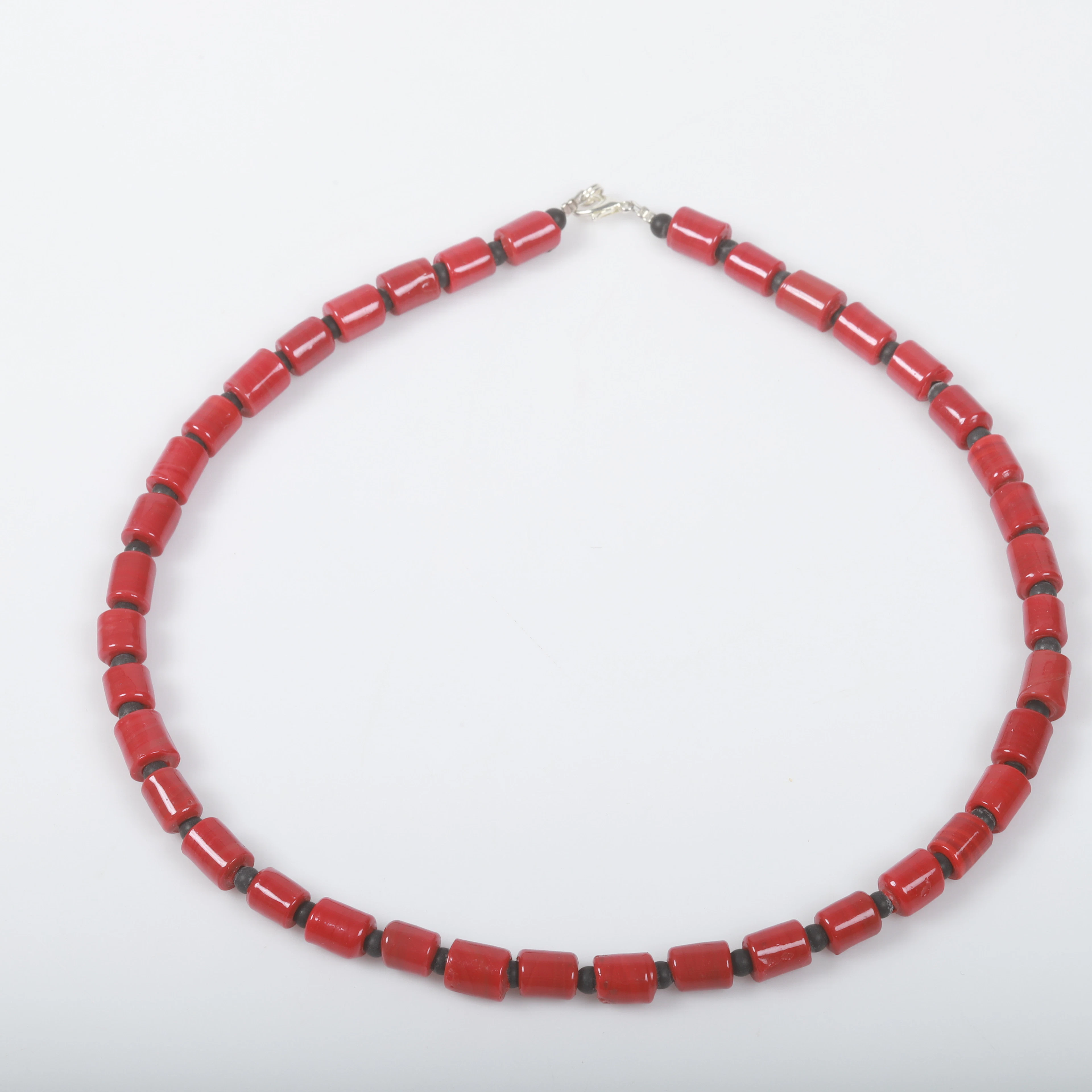 COLLIER, röd korall m. m.