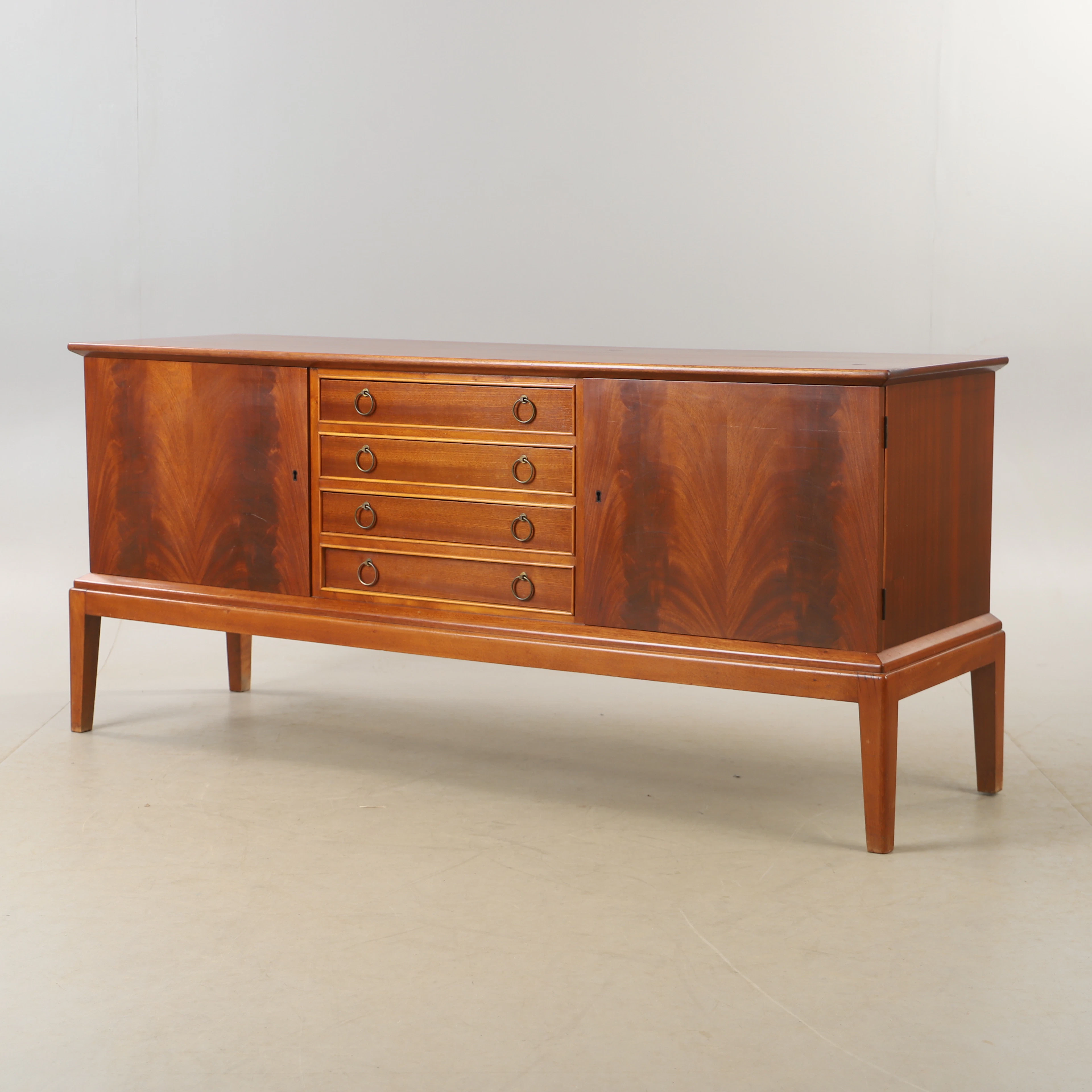 SIDEBOARD, mahogny och mässing, Swedish modern, 1940-tal.