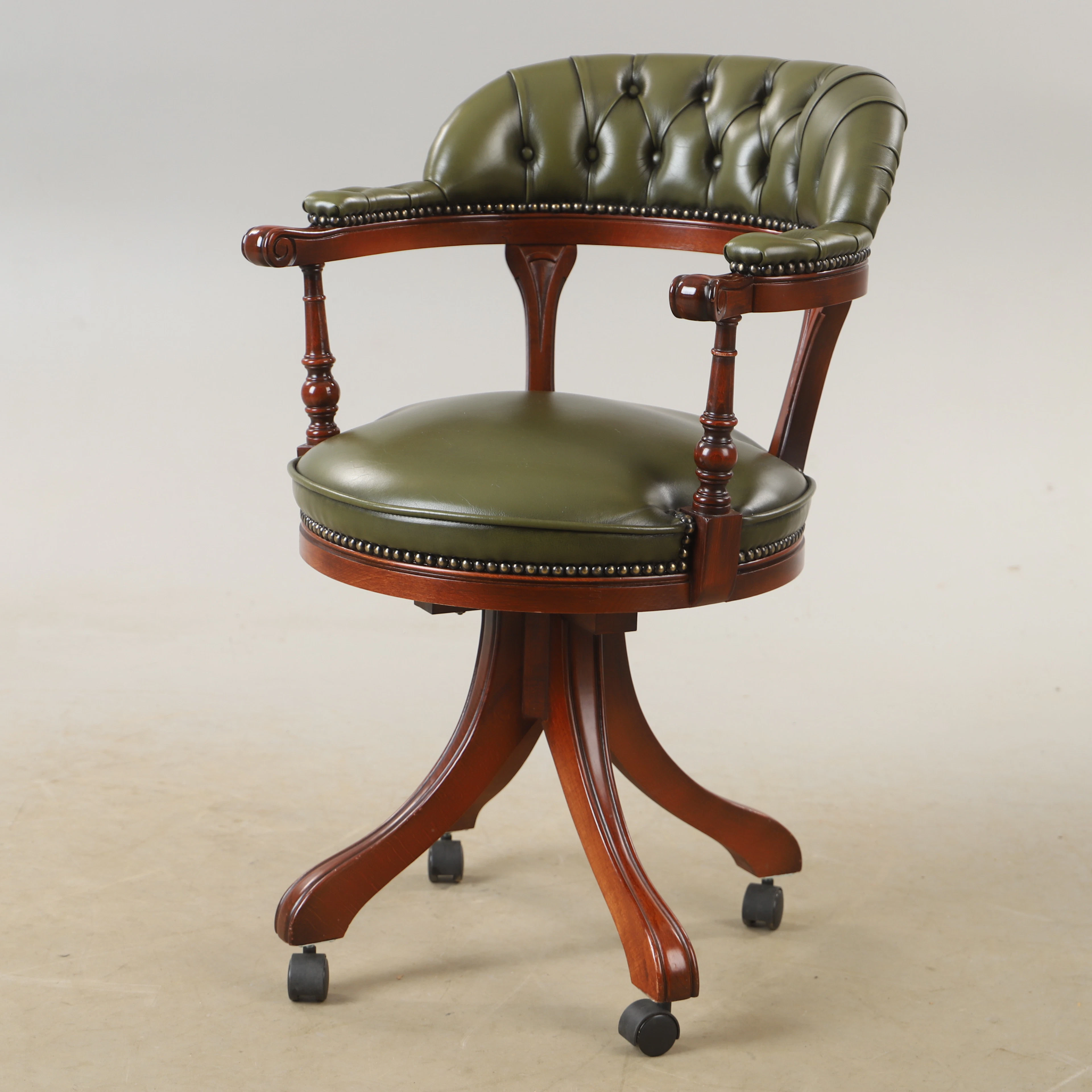 KONTORSSTOL, mahogny och skinn, engelsks stil.