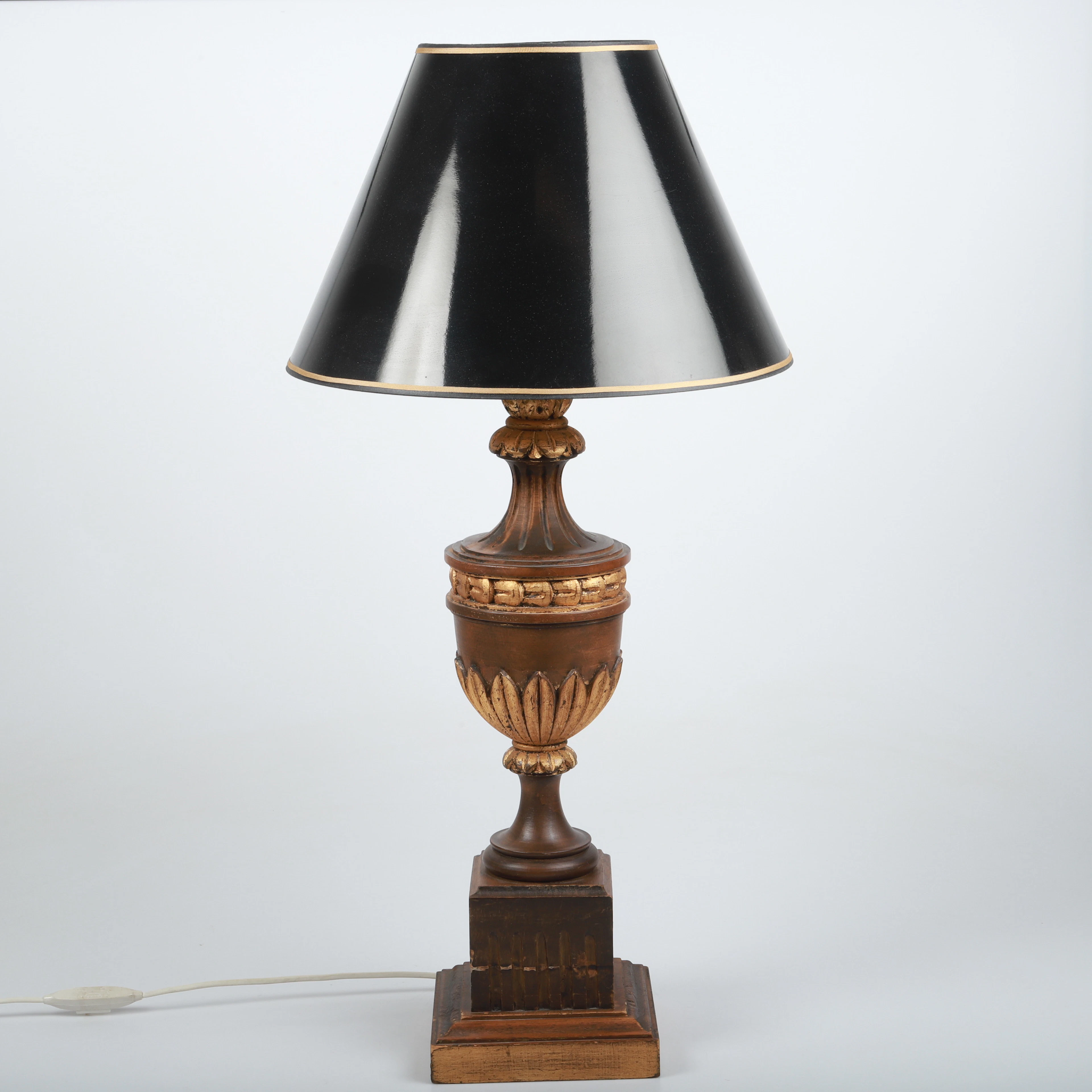 BORDSLAMPA, betsat och förgyllt trä, empirestil, Nordiska Kompaniet.